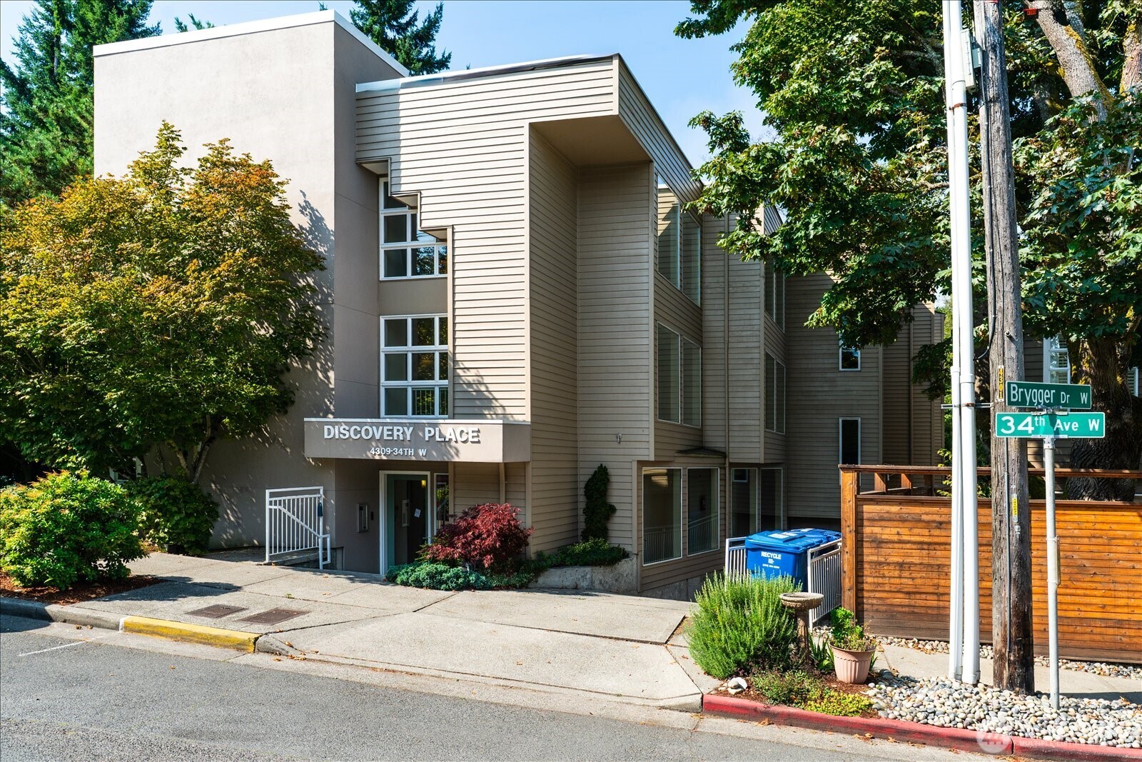 4309 34th Avenue W Unit: 102