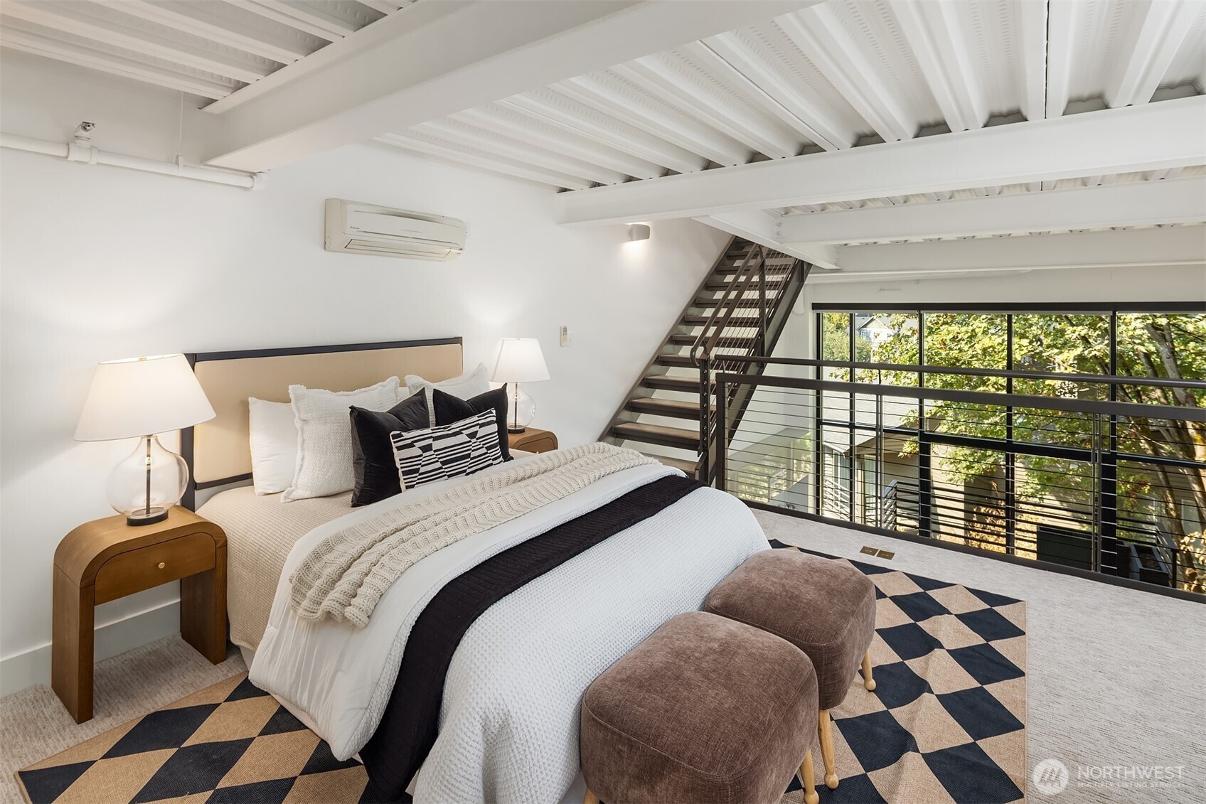 2914 E Madison Street Unit: 302