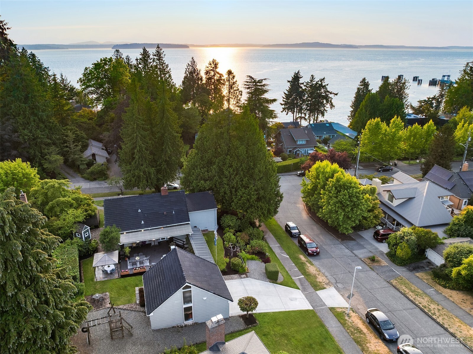 9304 Fauntleroy Way SW