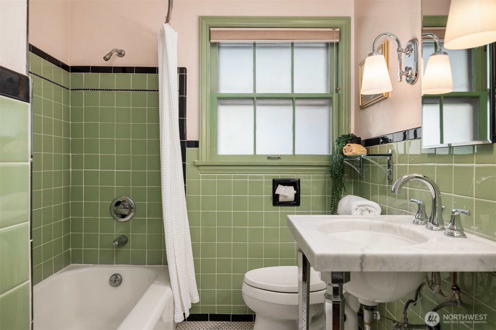 9304 Fauntleroy Way SW