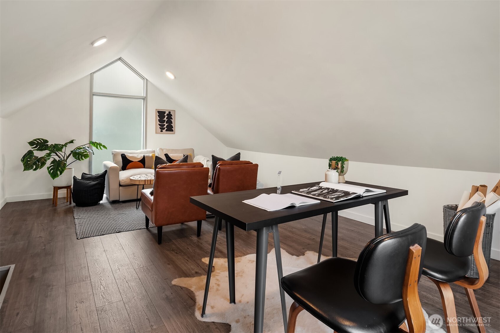 9304 Fauntleroy Way SW