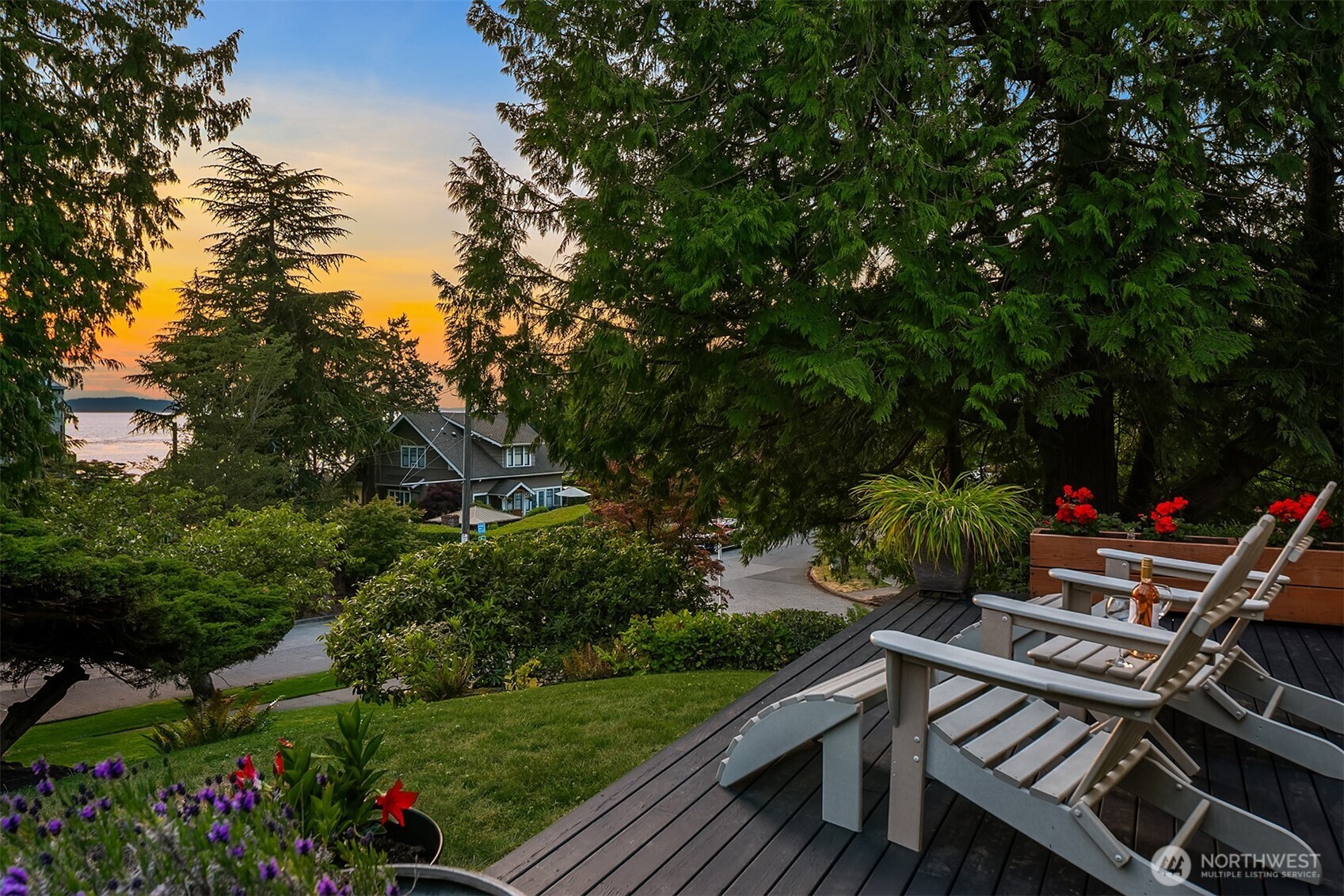 9304 Fauntleroy Way SW