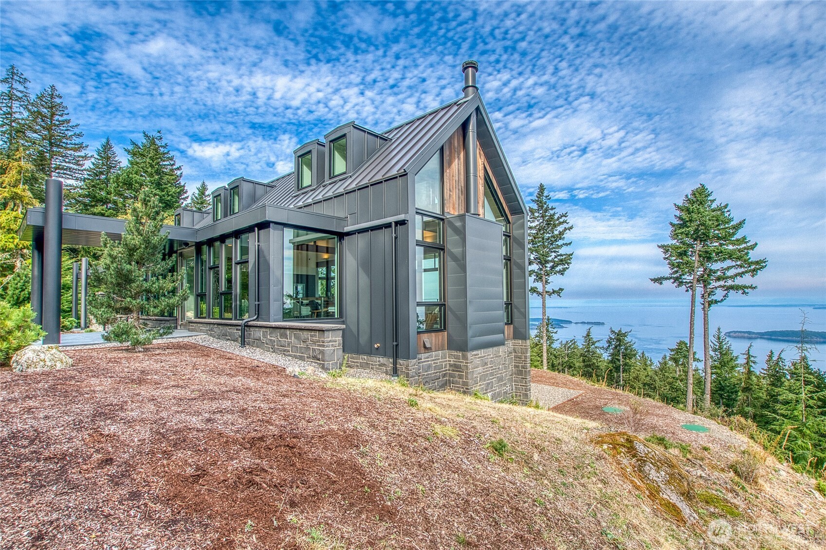 217 Roberts Point Trail