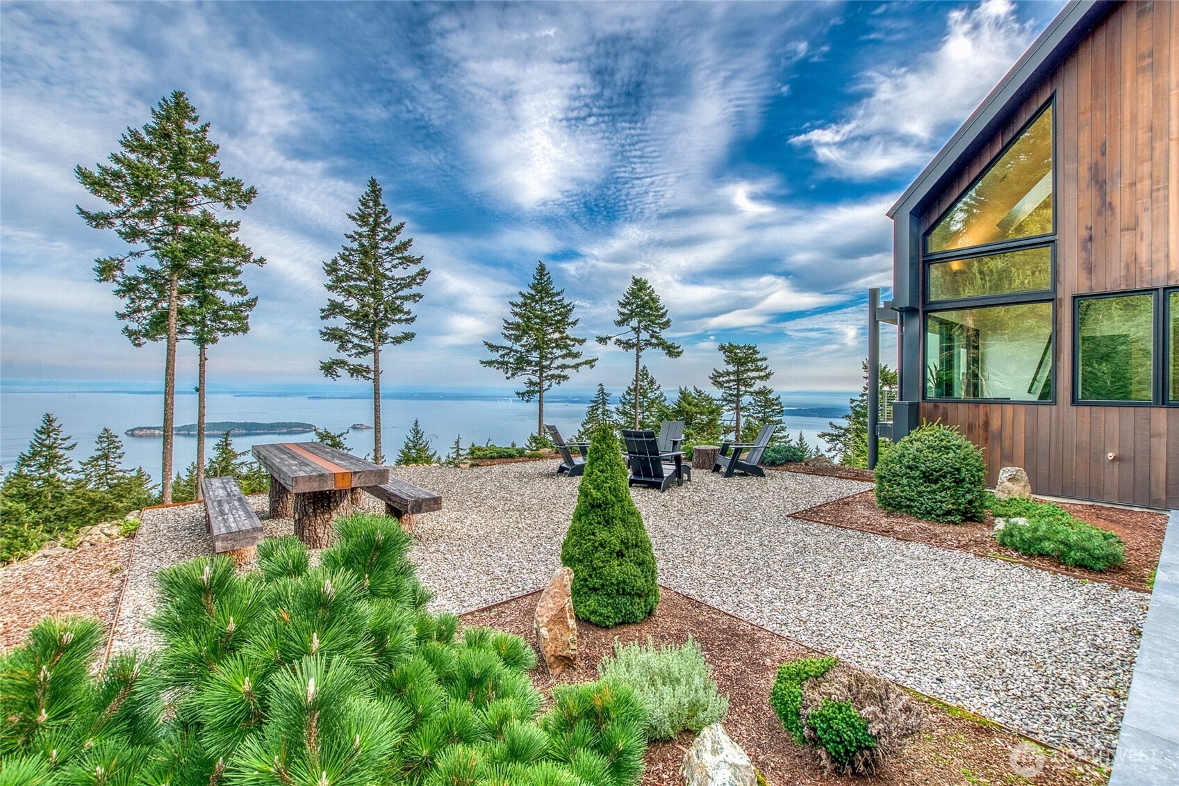 217 Roberts Point Trail