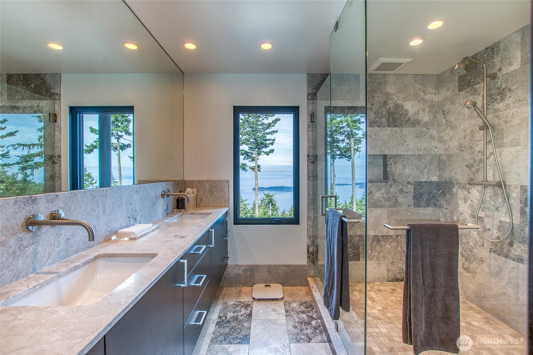217 Roberts Point Trail