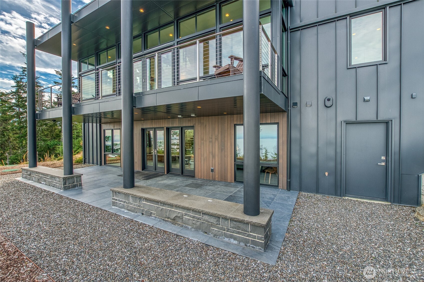 217 Roberts Point Trail