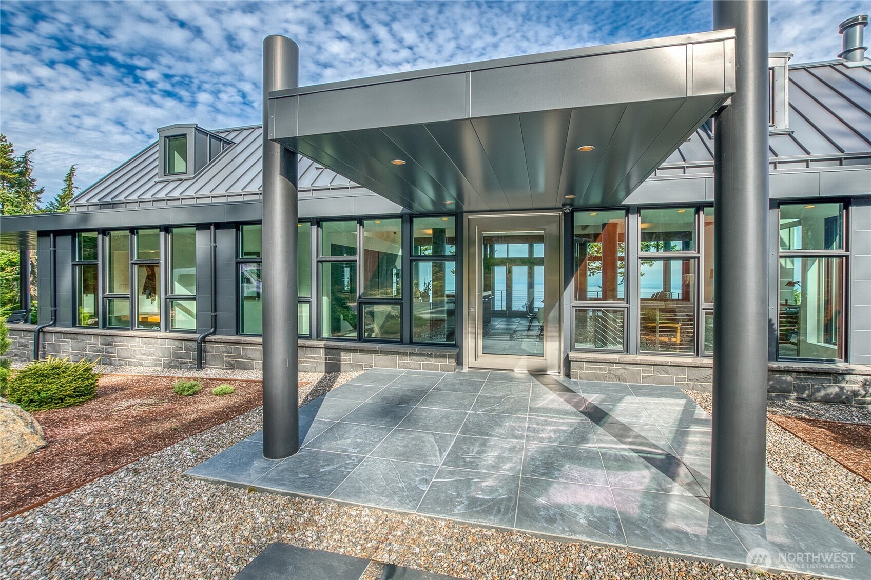 217 Roberts Point Trail