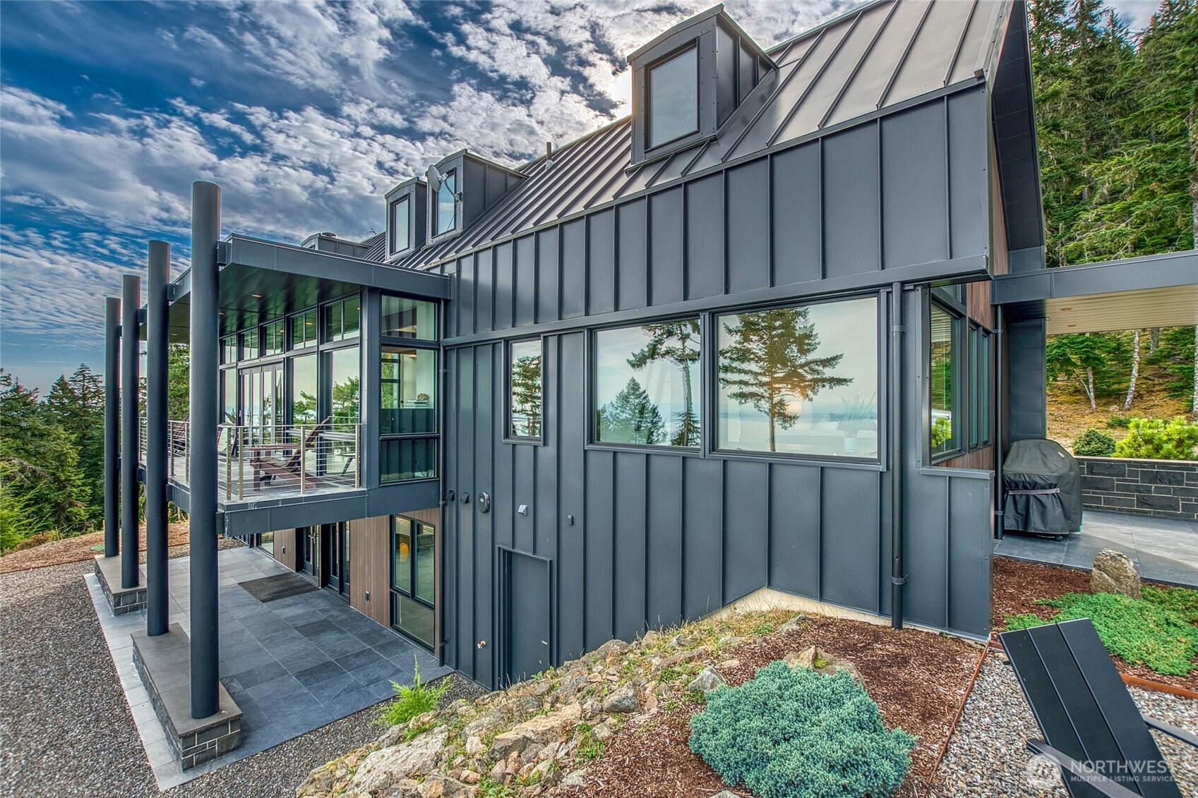217 Roberts Point Trail