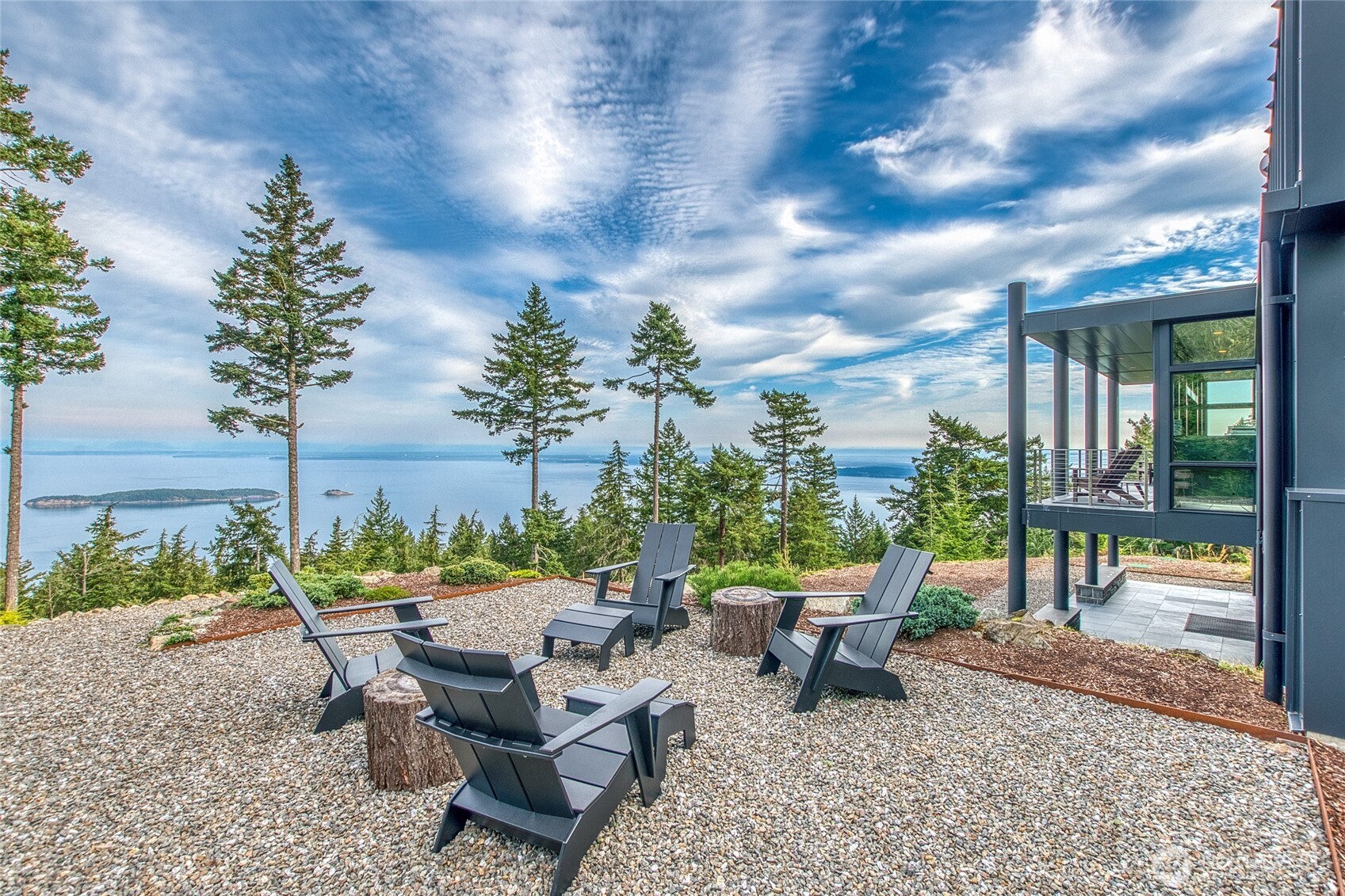 217 Roberts Point Trail