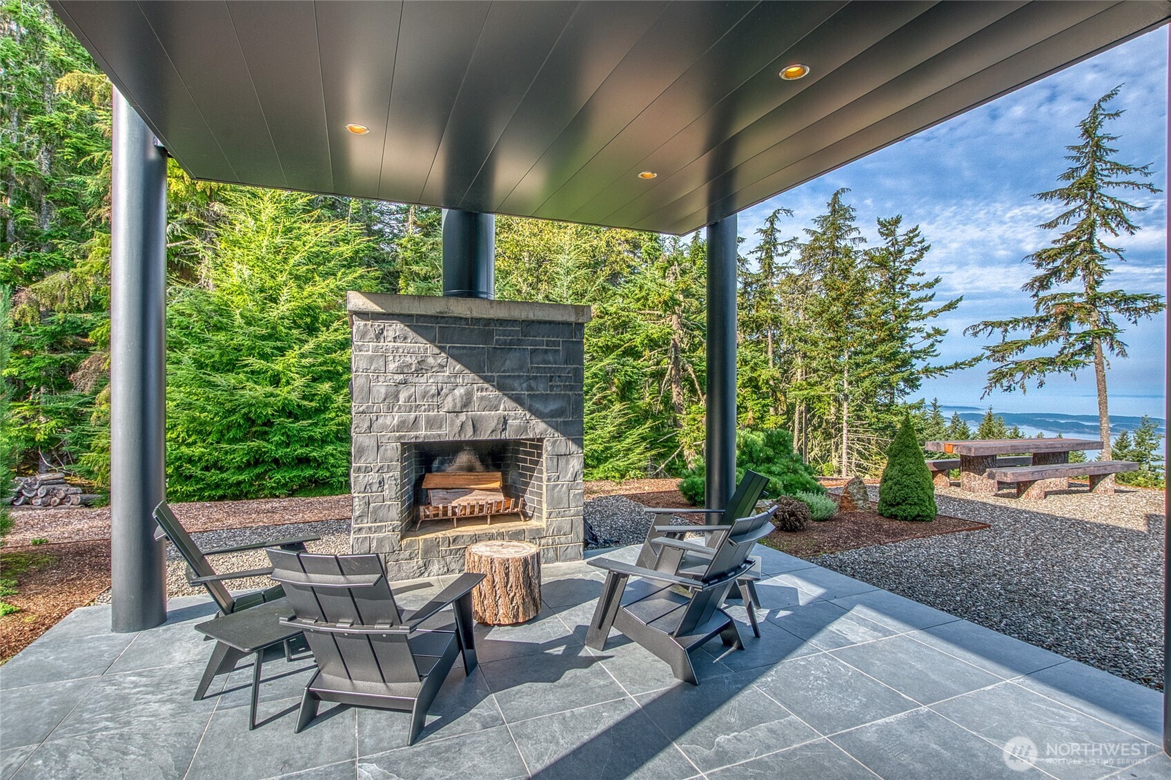 217 Roberts Point Trail
