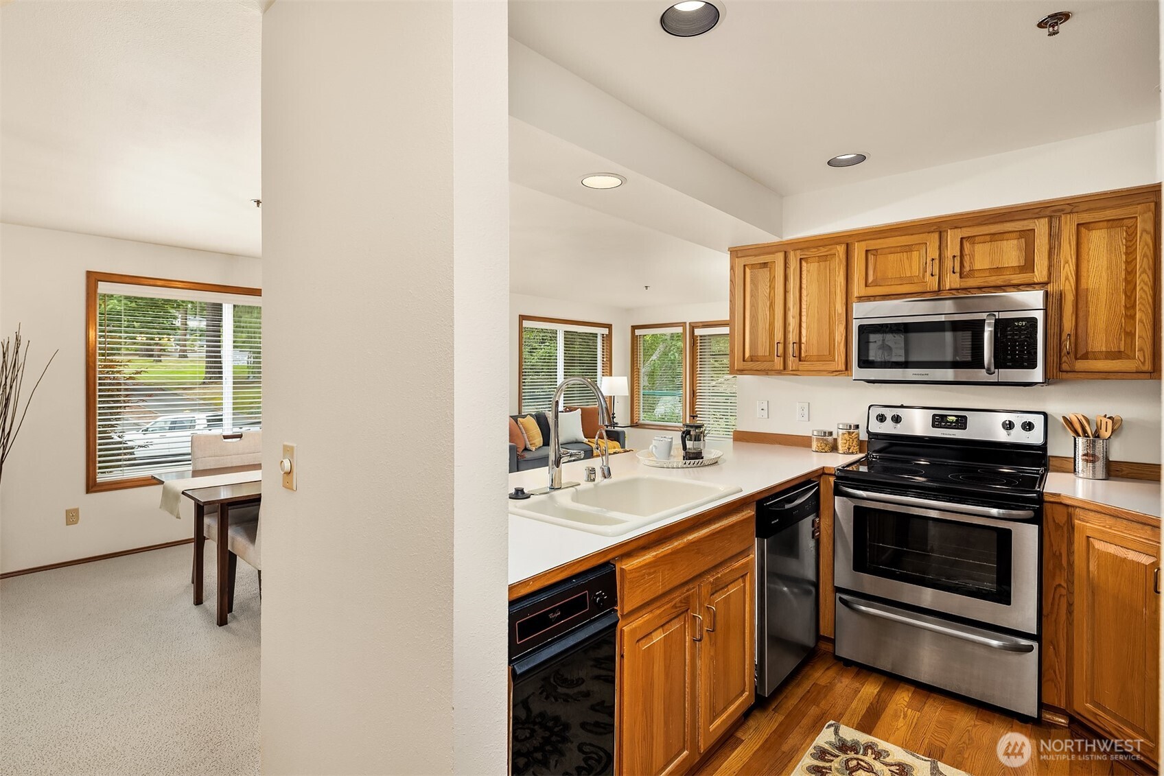 609 7th Avenue N Unit: B204