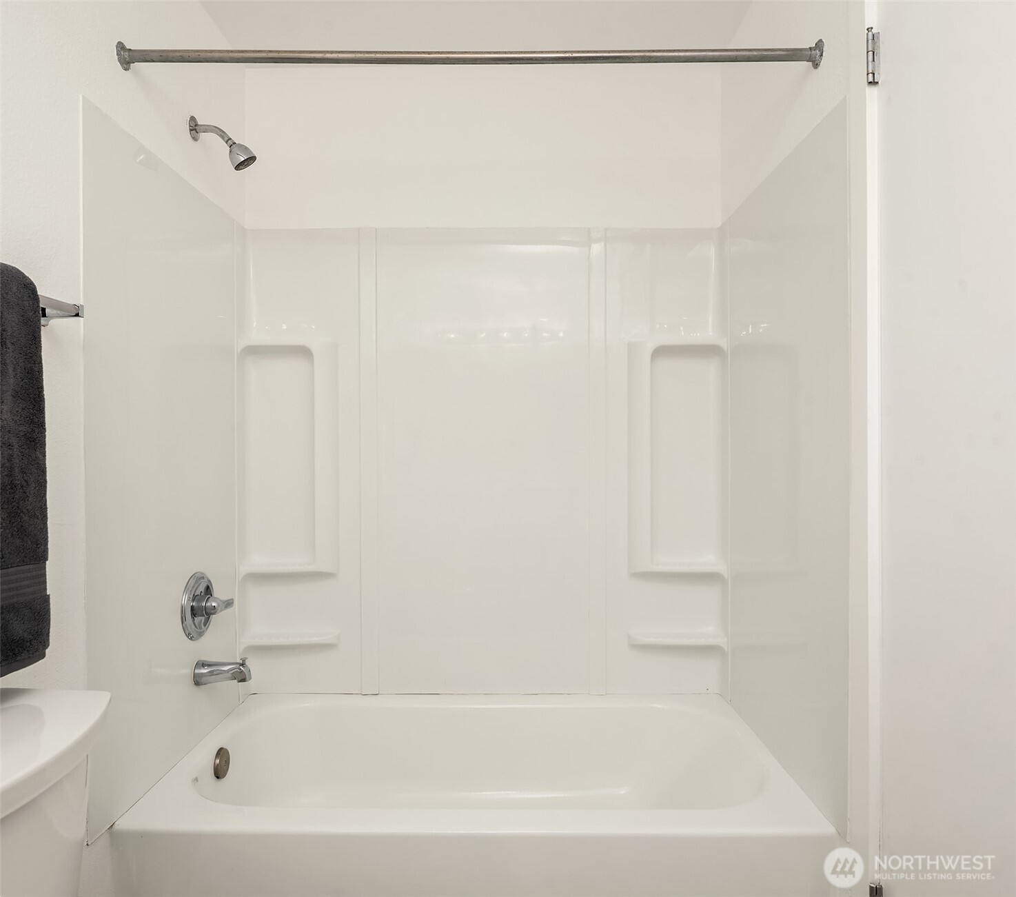 23307 Cedar Way Unit: R102