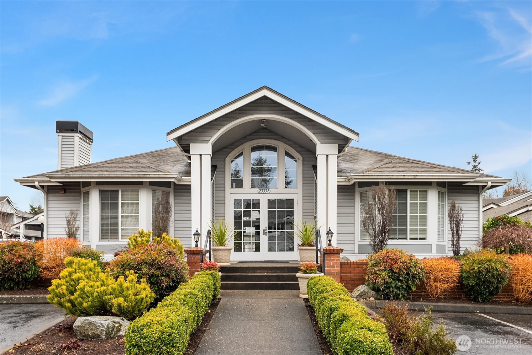 23307 Cedar Way Unit: R102