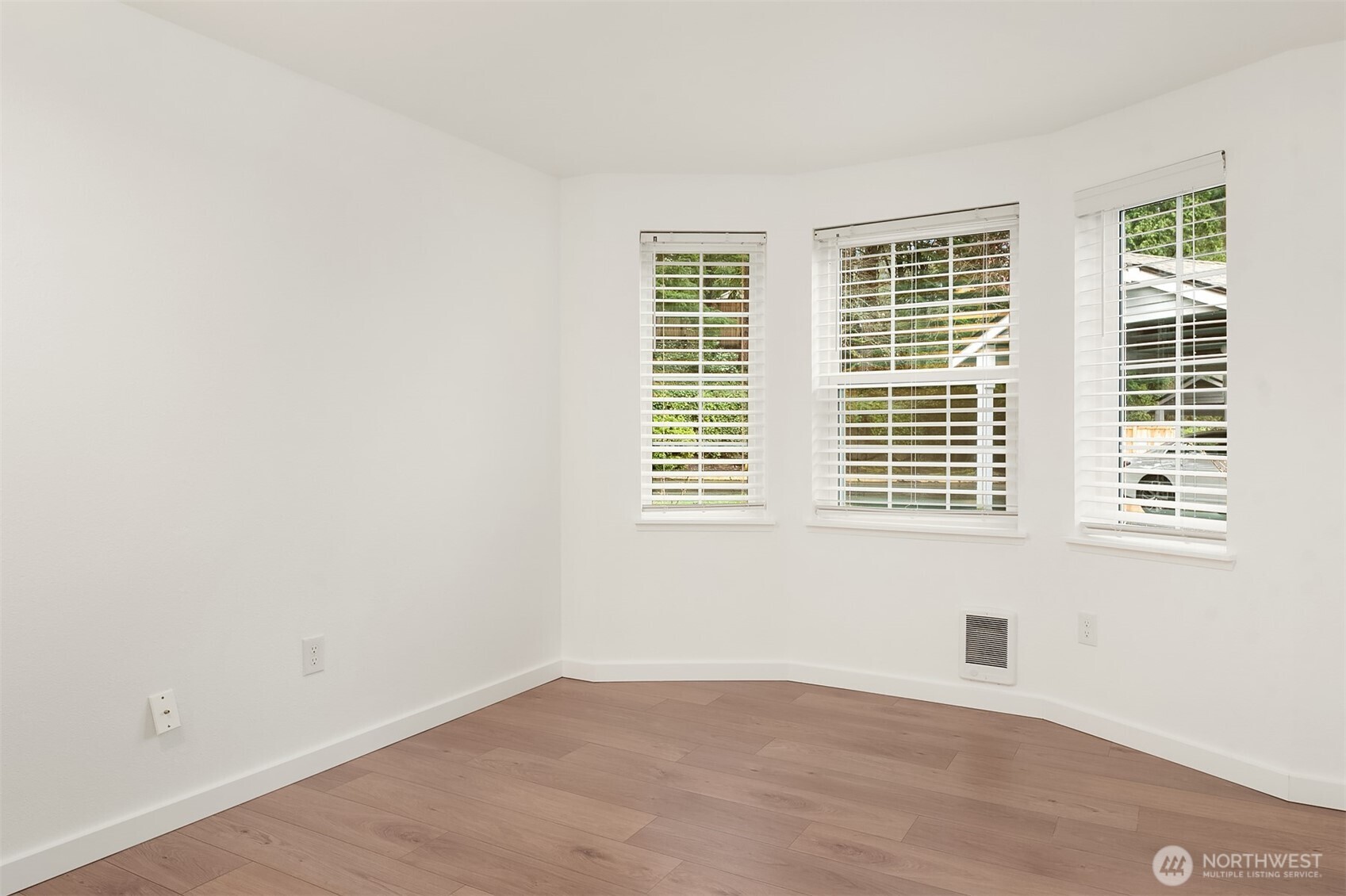 23307 Cedar Way Unit: R102