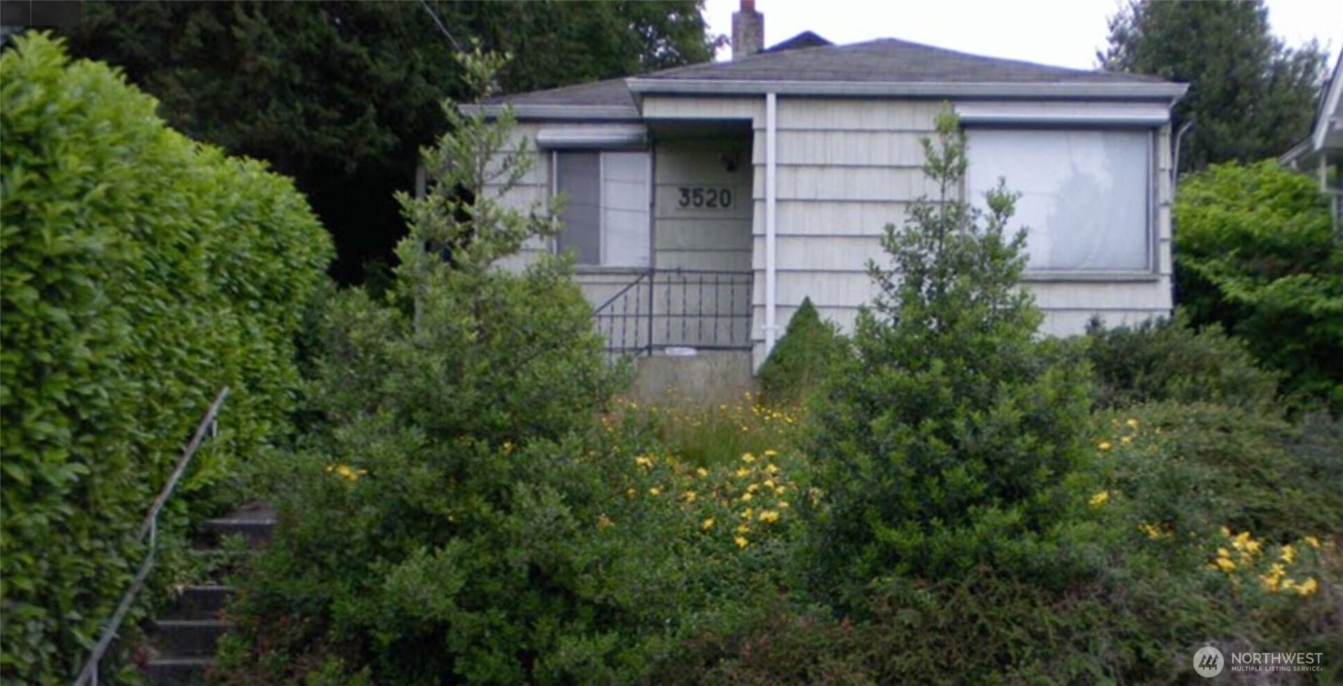 3522 Ashworth Avenue N