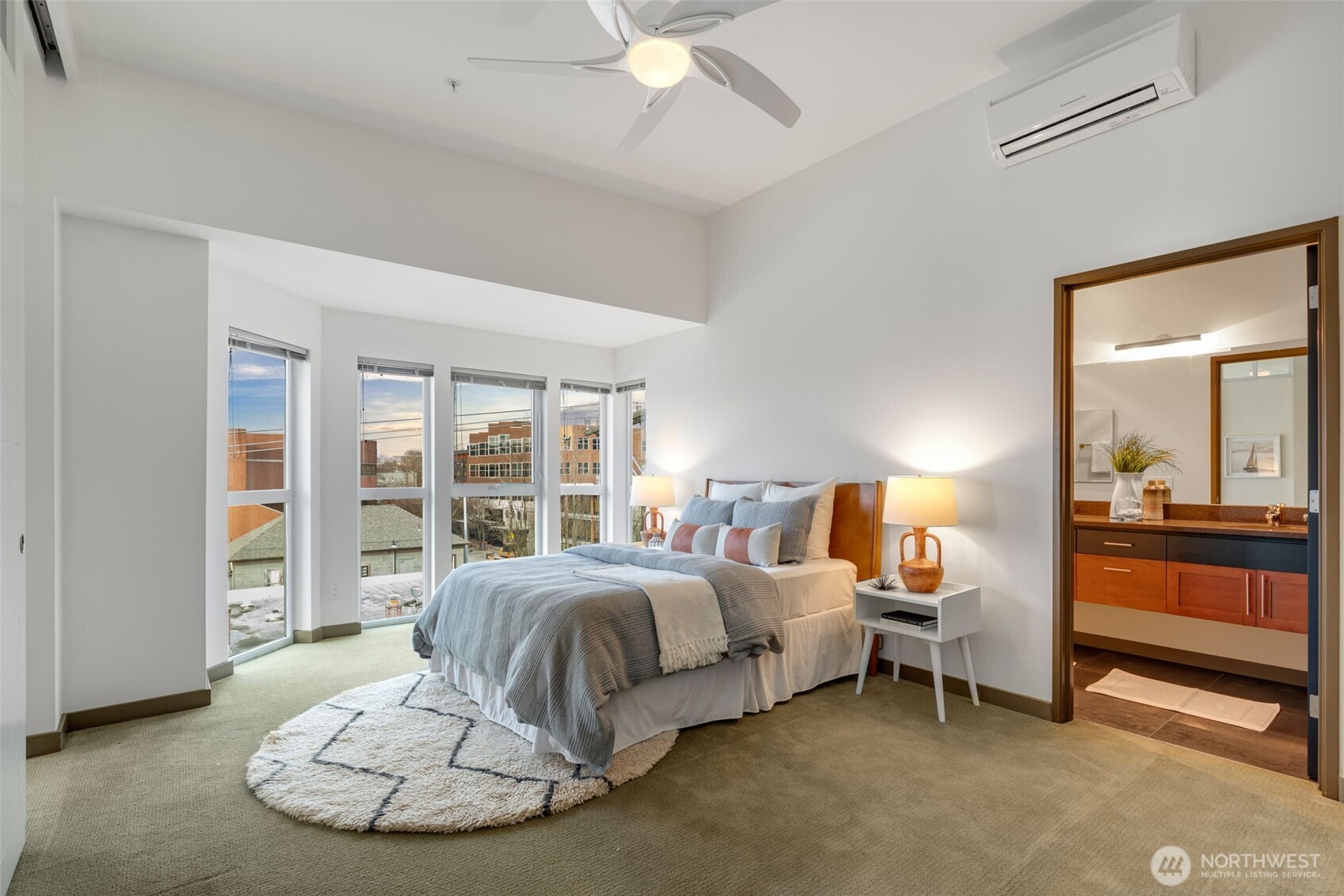 125 E Lynn Street Unit: 301