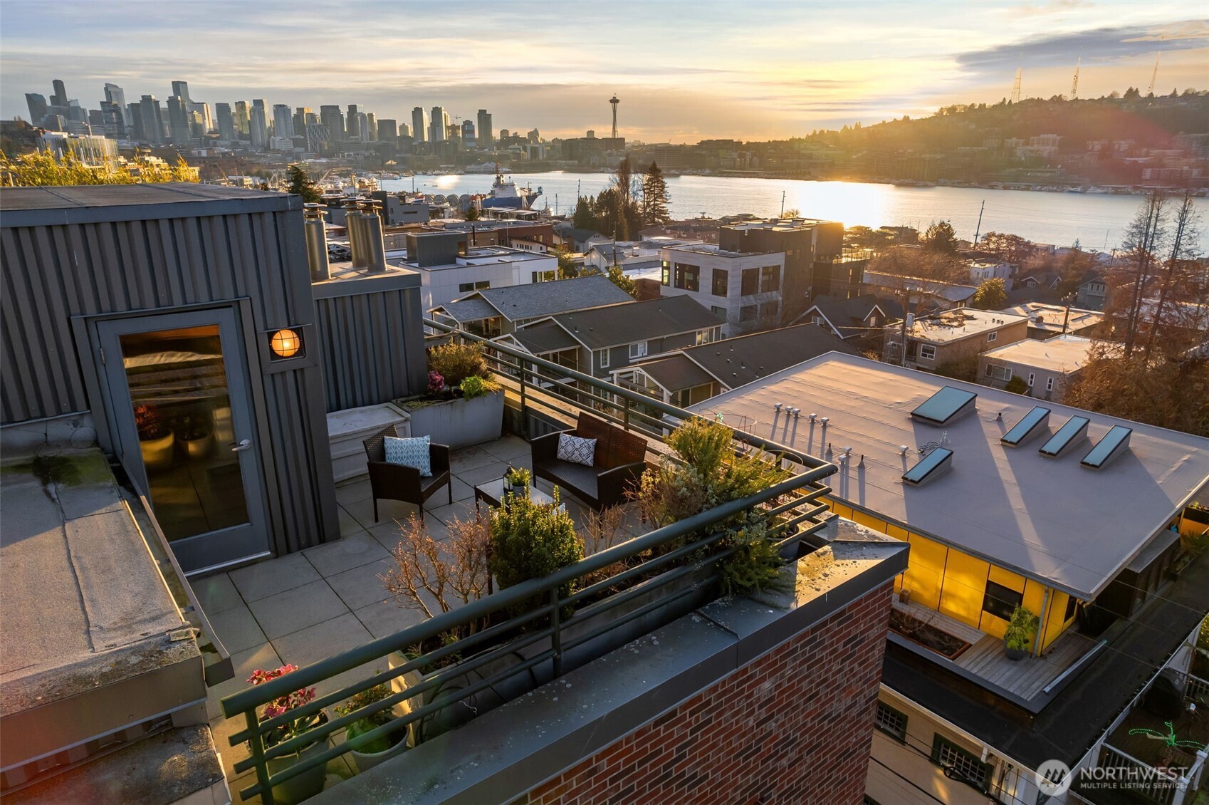 125 E Lynn Street Unit: 301