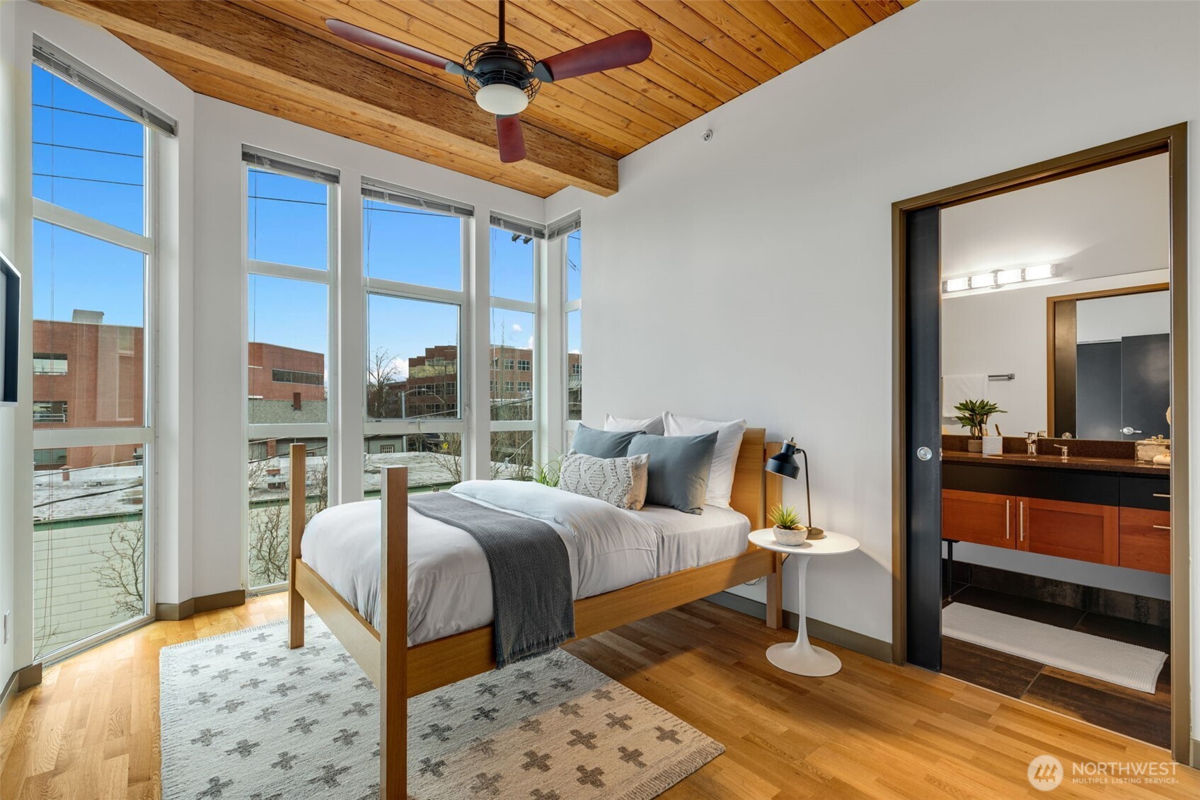 125 E Lynn Street Unit: 301