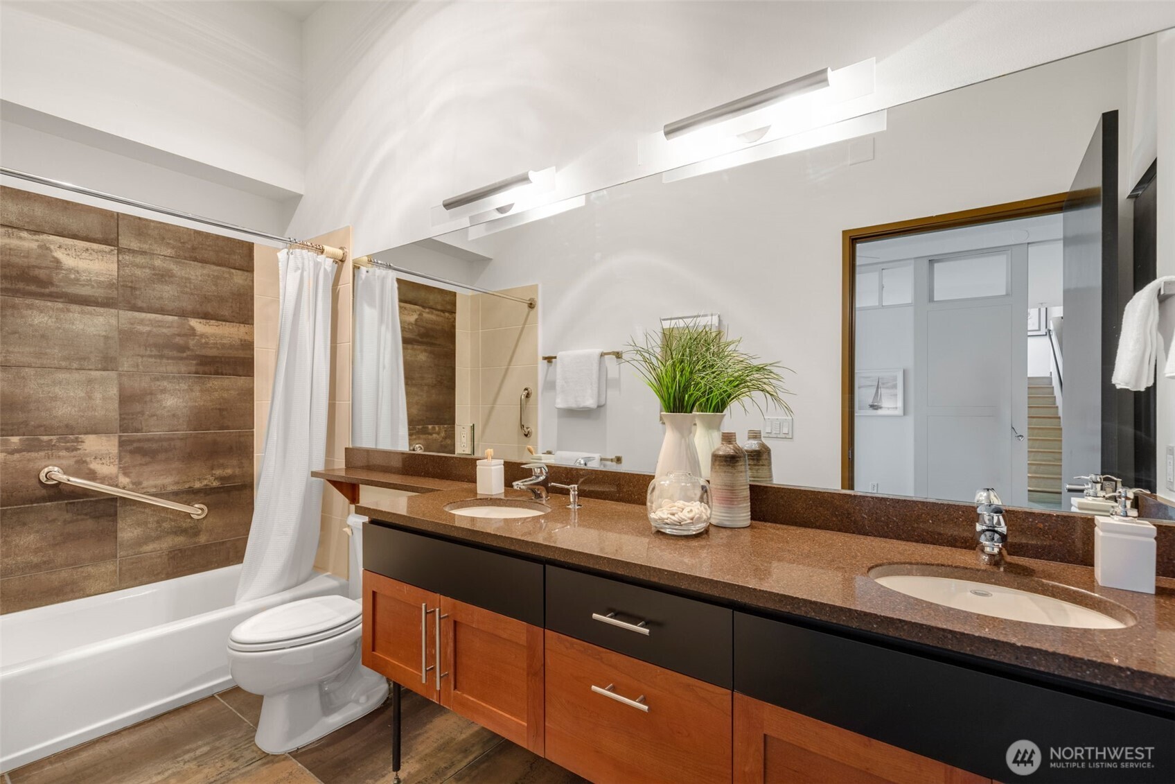 125 E Lynn Street Unit: 301