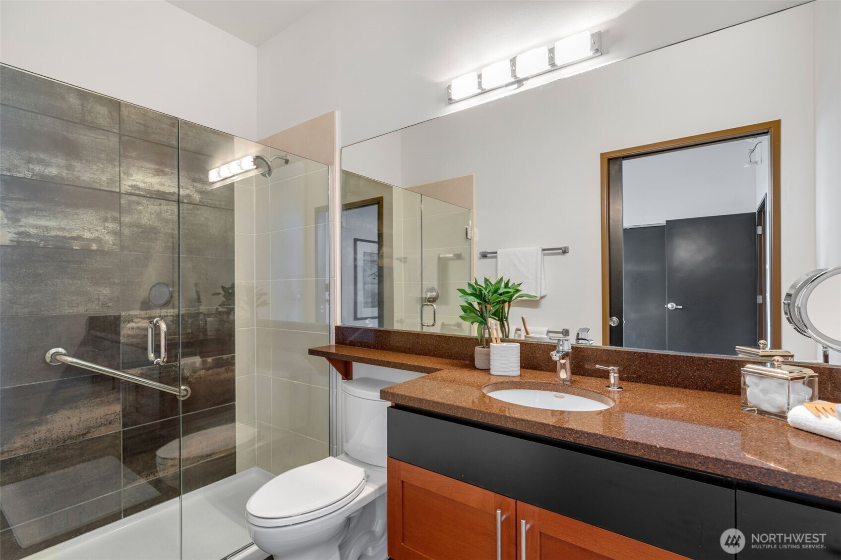 125 E Lynn Street Unit: 301