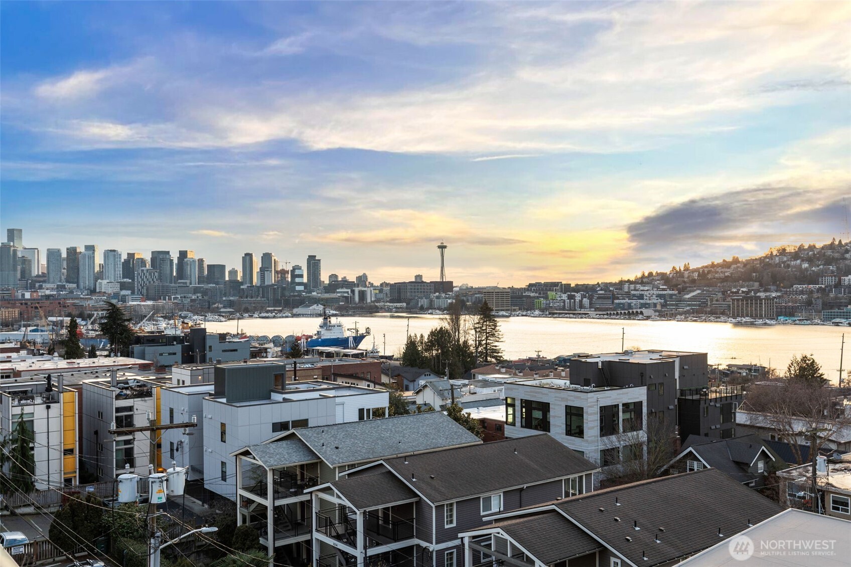 125 E Lynn Street Unit: 301