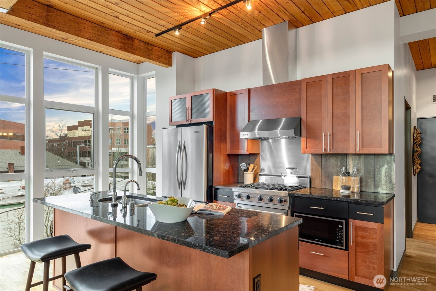 125 E Lynn Street Unit: 301