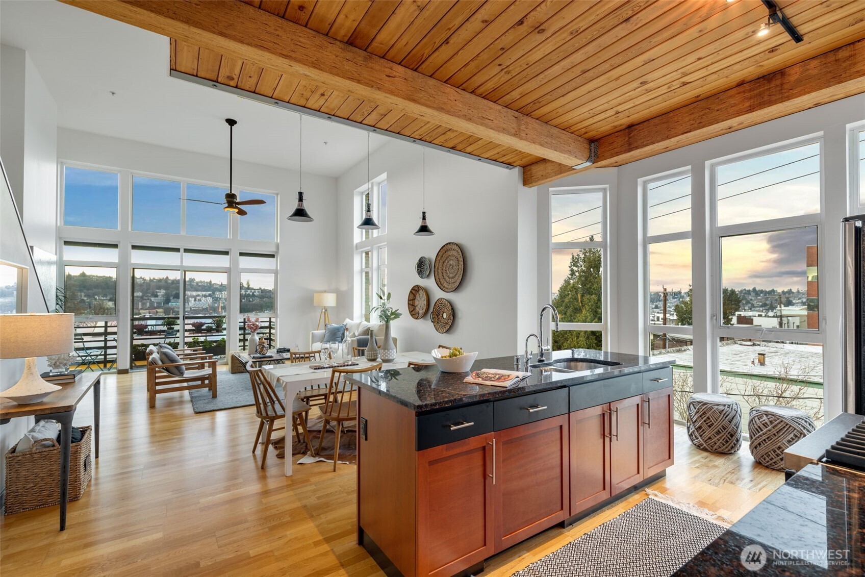 125 E Lynn Street Unit: 301