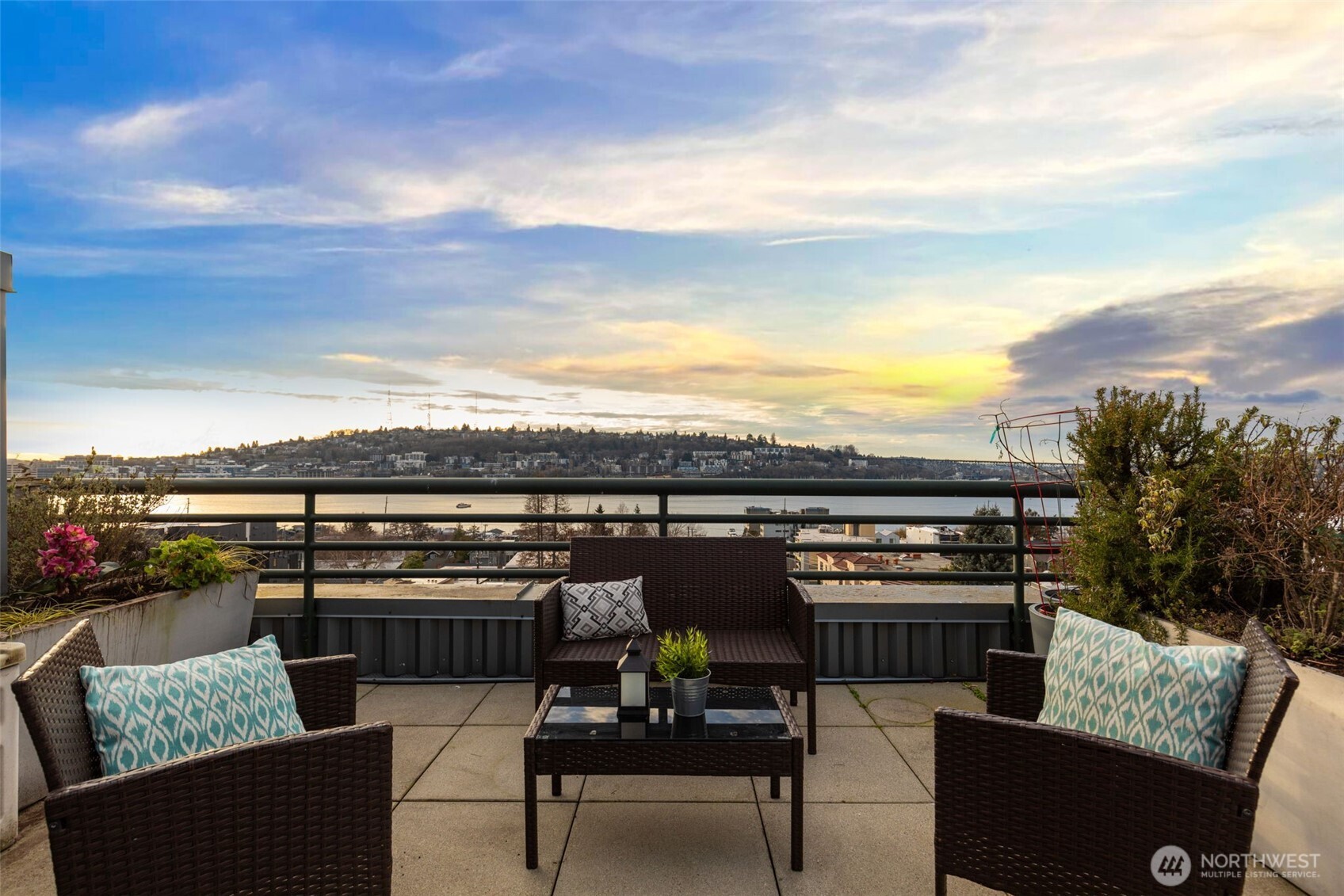 125 E Lynn Street Unit: 301