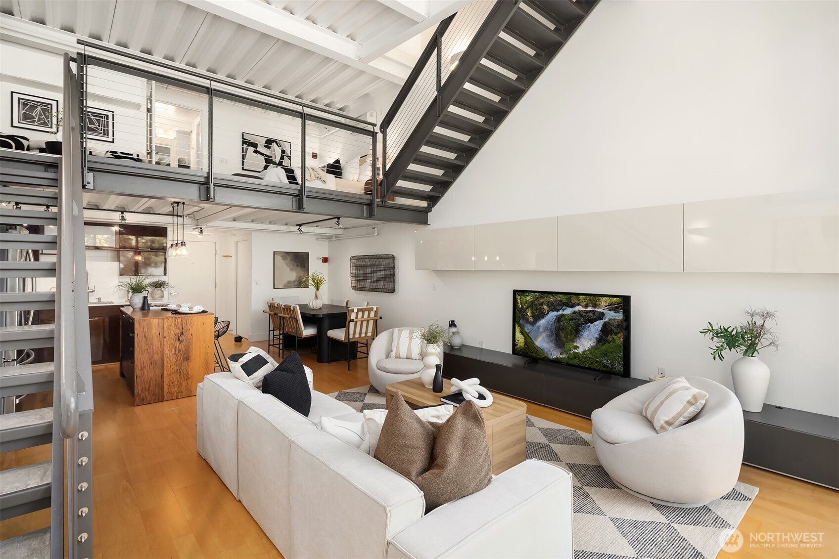 2914 E Madison Street Unit: 302