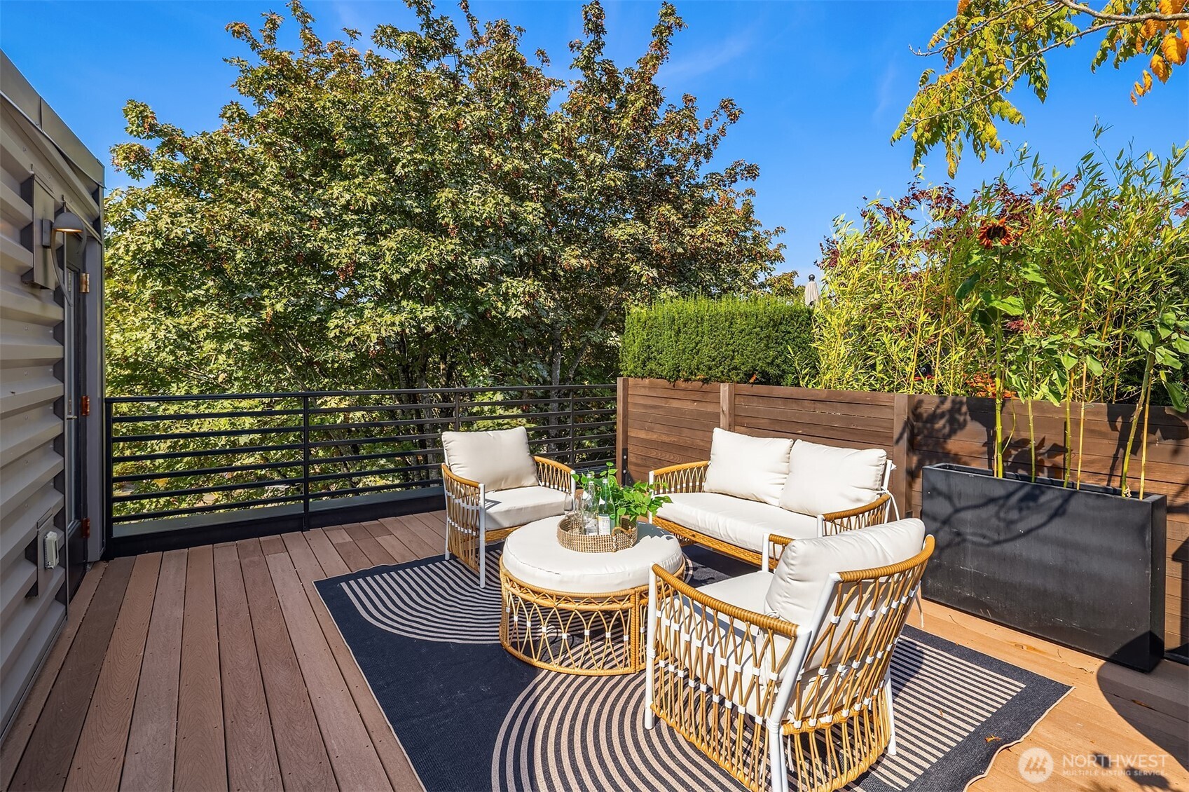 2914 E Madison Street Unit: 302