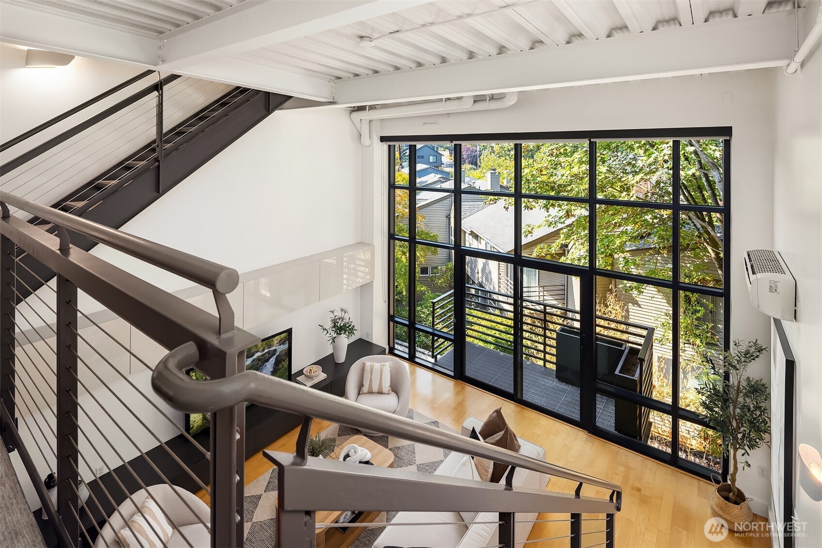 2914 E Madison Street Unit: 302