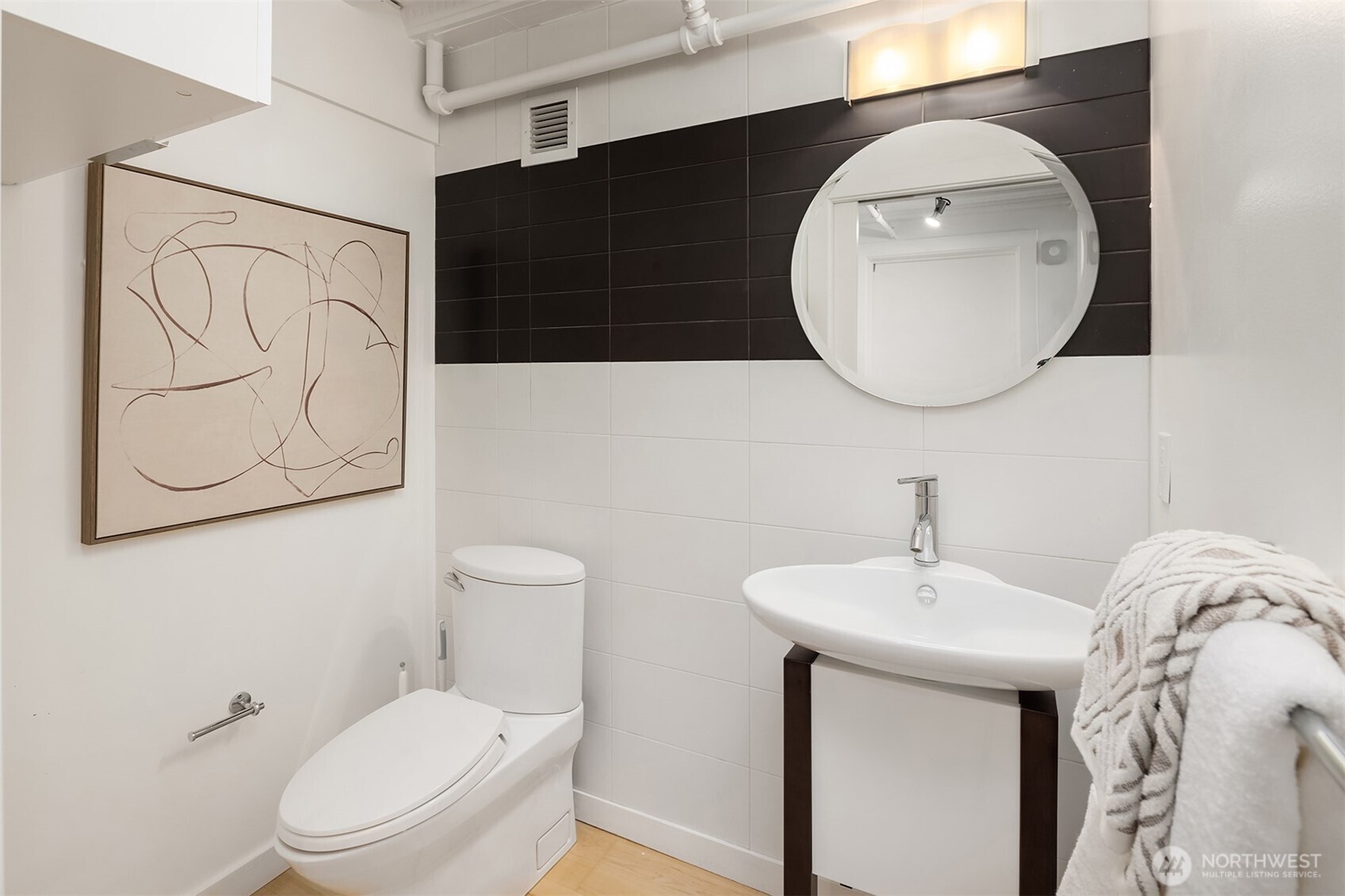 2914 E Madison Street Unit: 302