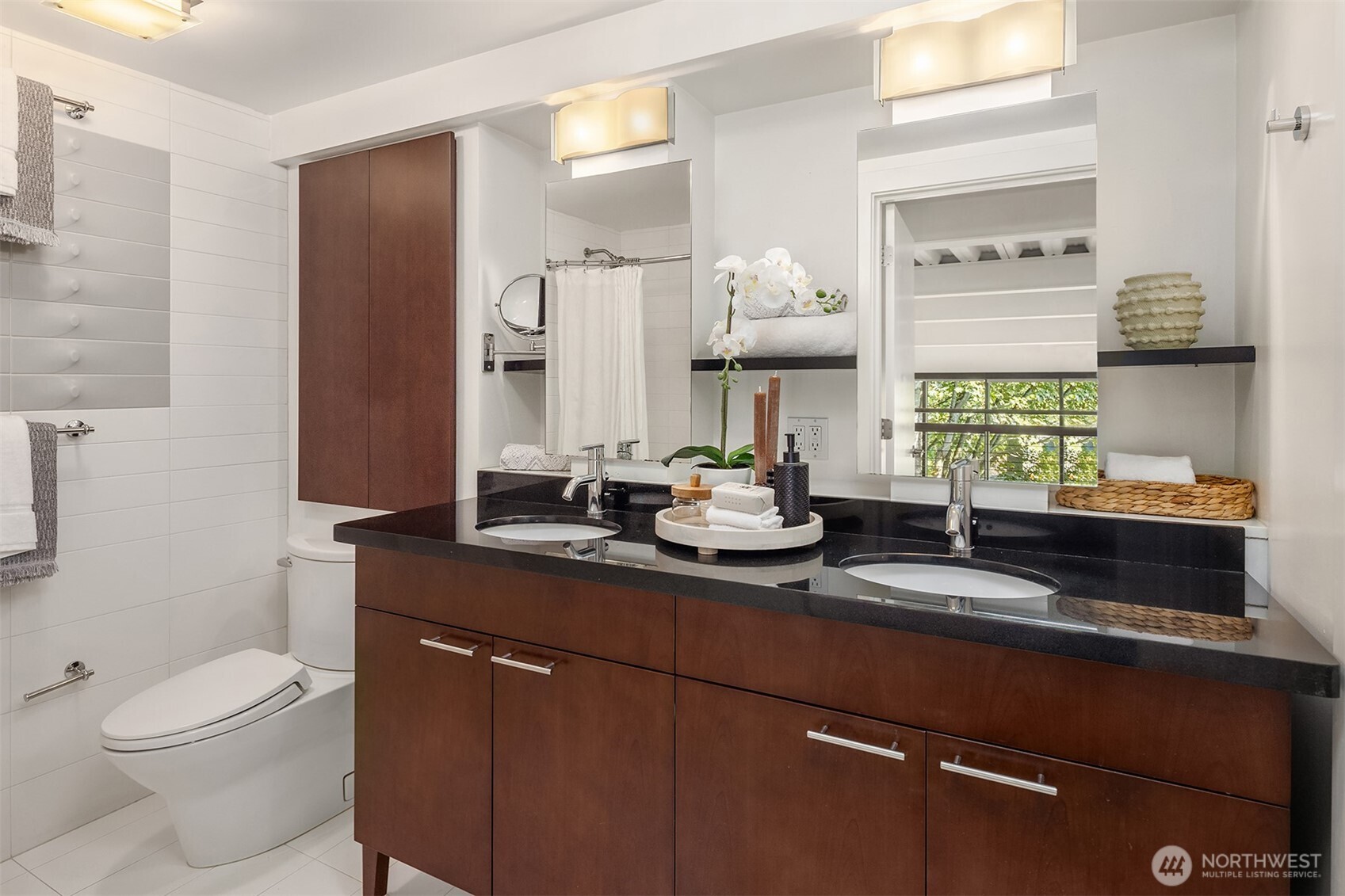 2914 E Madison Street Unit: 302