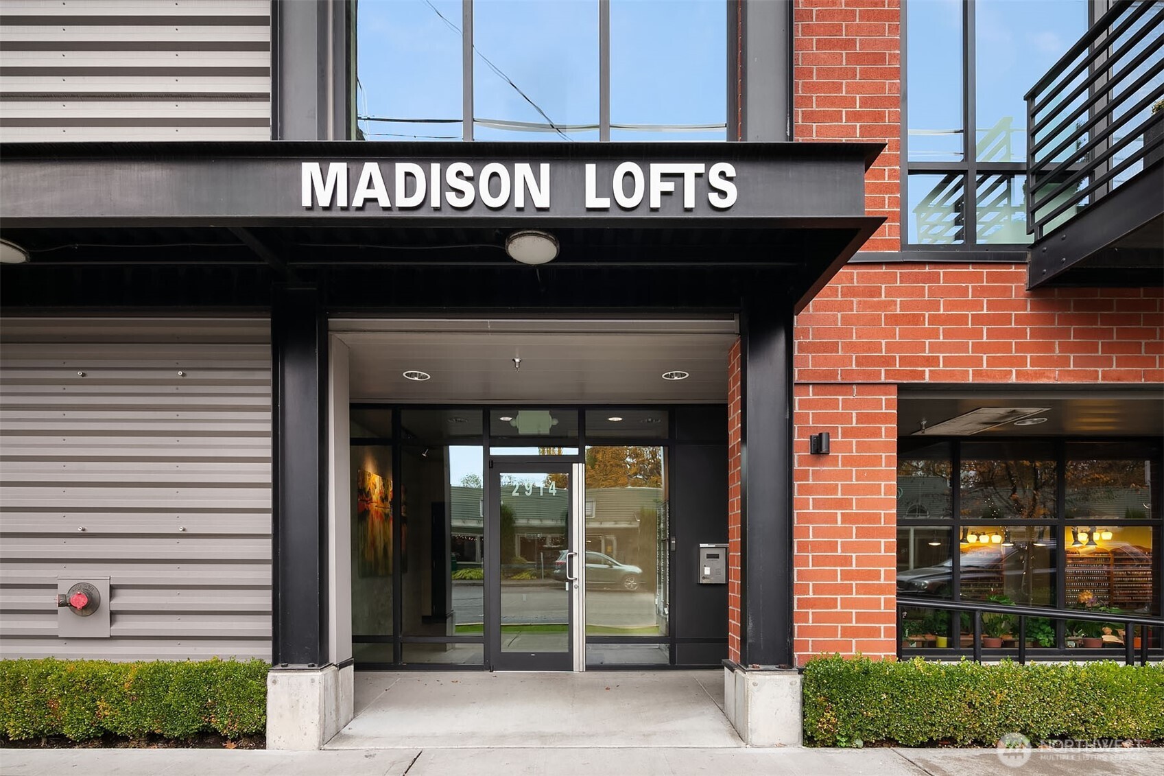 2914 E Madison Street Unit: 302