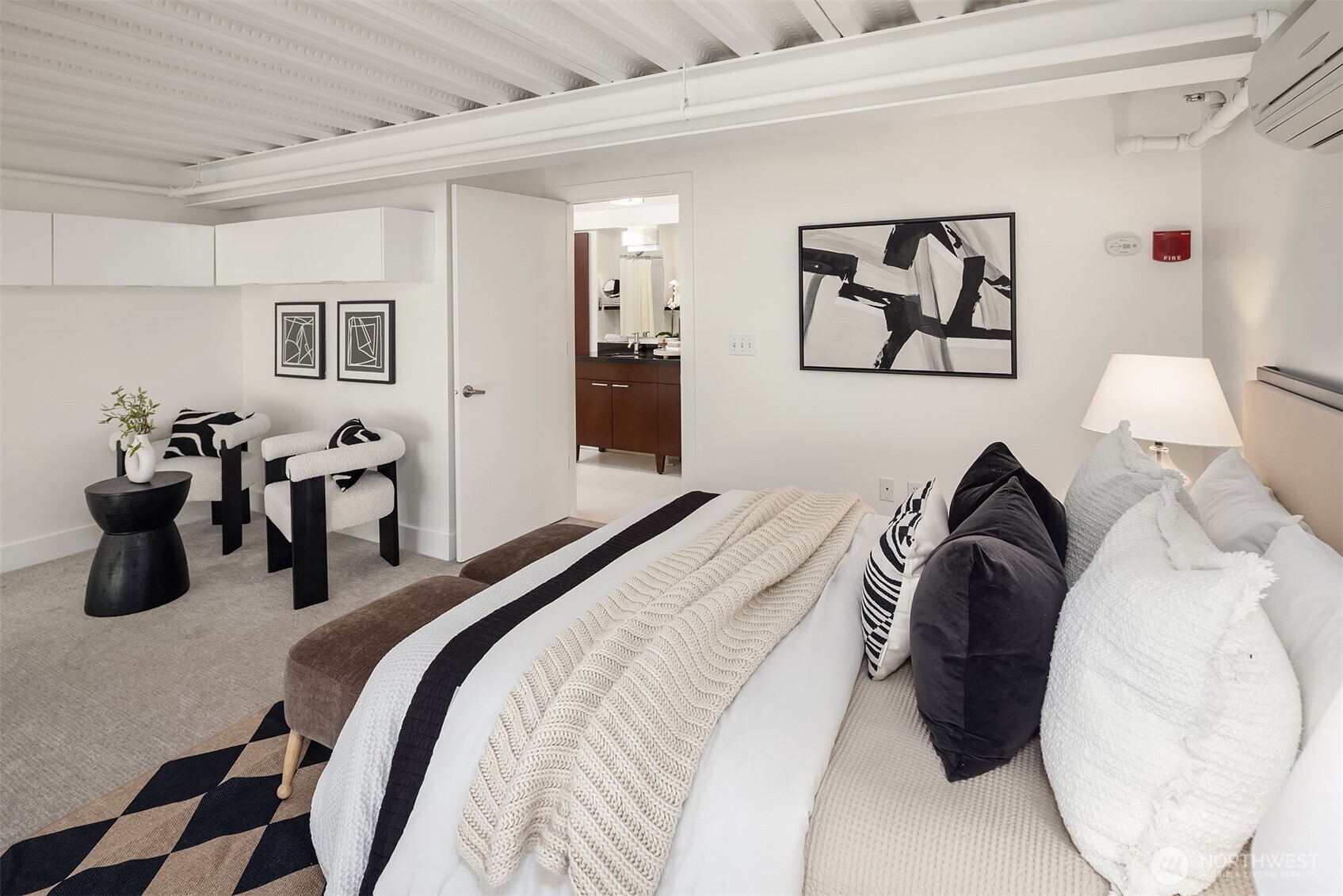 2914 E Madison Street Unit: 302