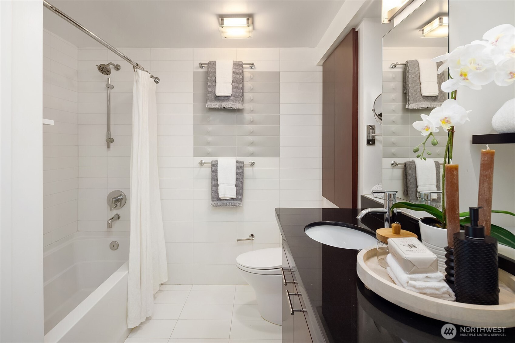 2914 E Madison Street Unit: 302