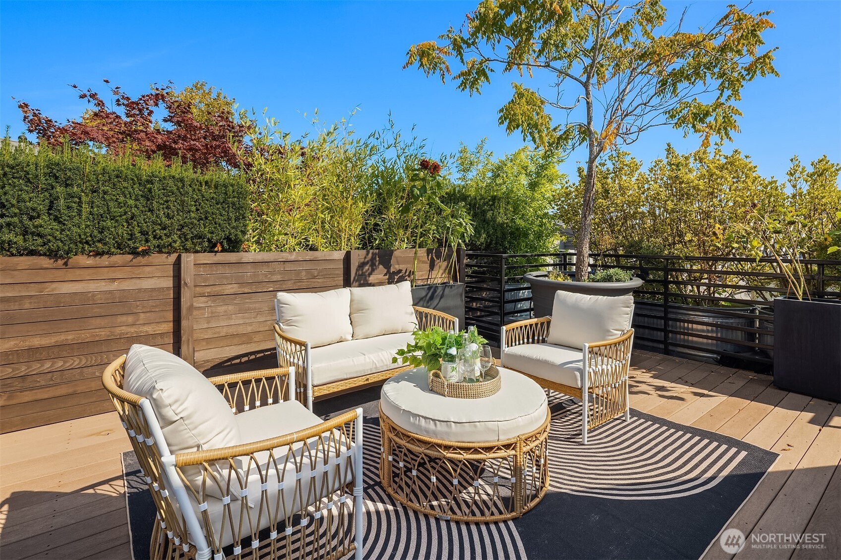 2914 E Madison Street Unit: 302