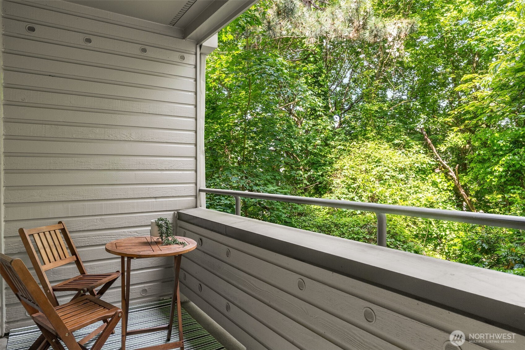 211 Summit Avenue E Unit: S218