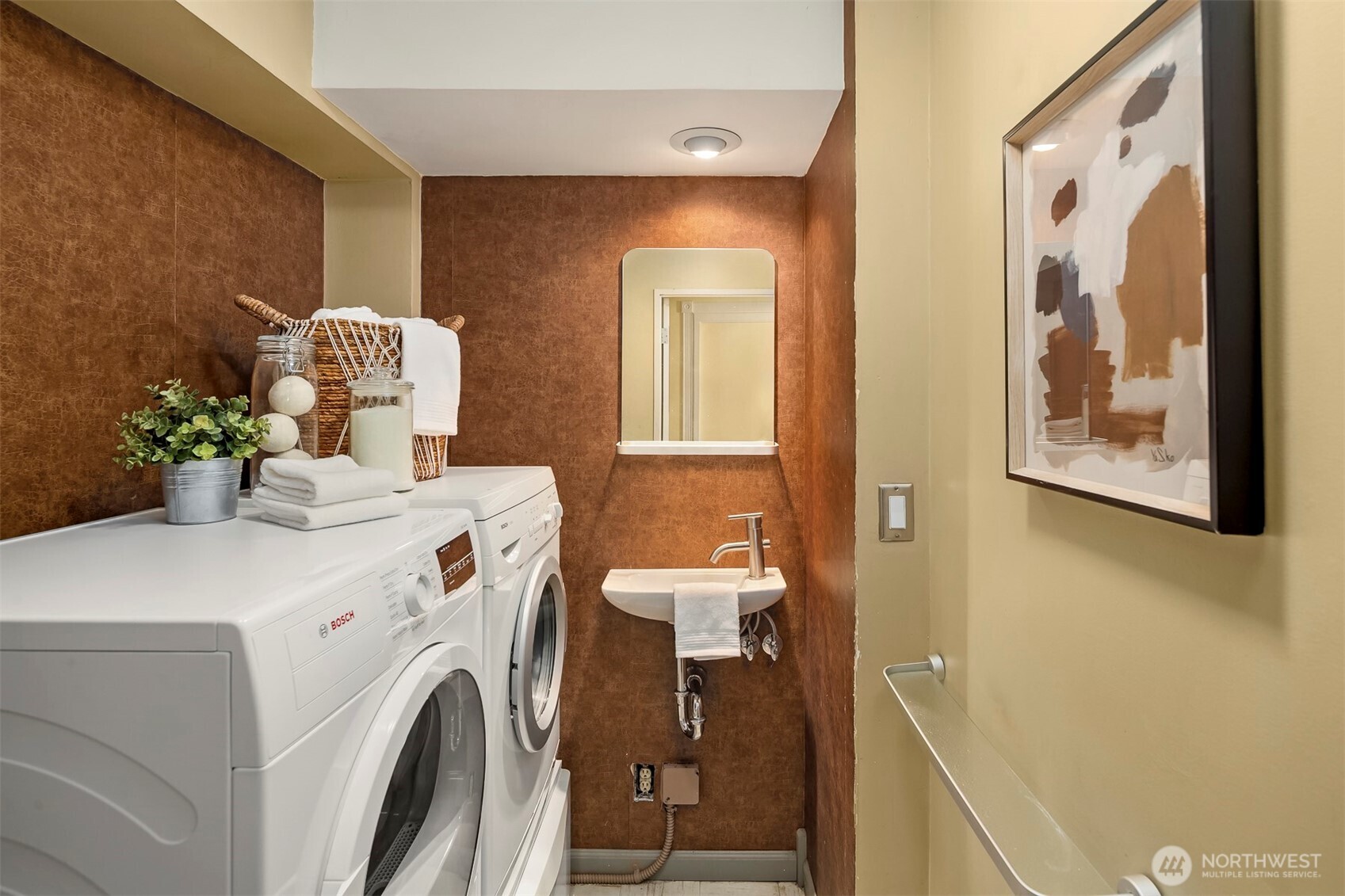 505 Belmont Avenue E Unit: 801