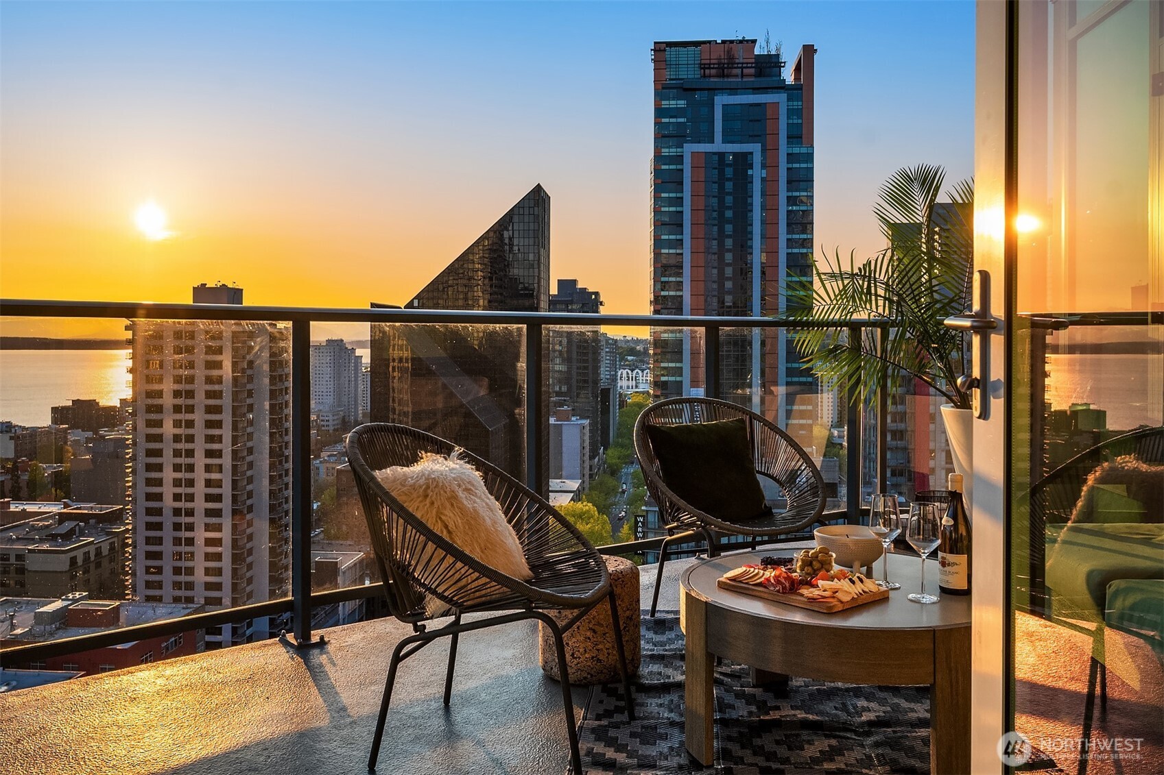 1920 4th Avenue Unit: 2202