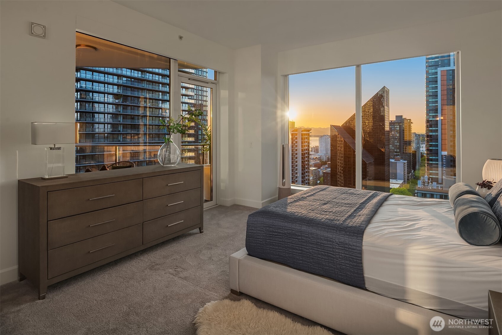 1920 4th Avenue Unit: 2202