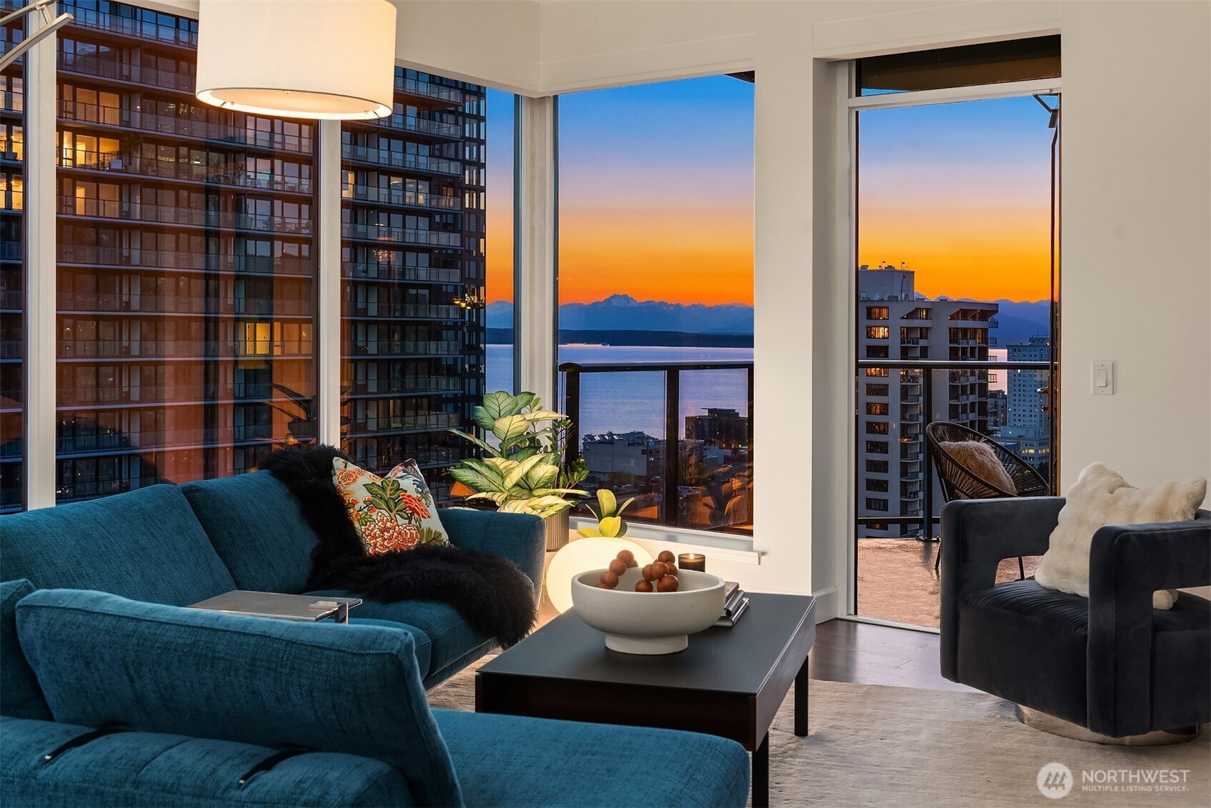 1920 4th Avenue Unit: 2202