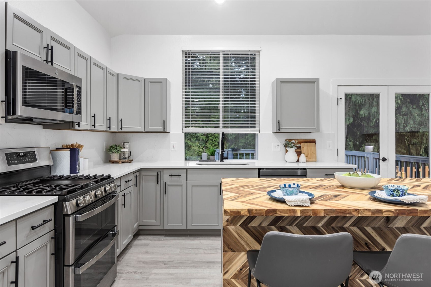 25600 Lake Wilderness Country Club Drive SE