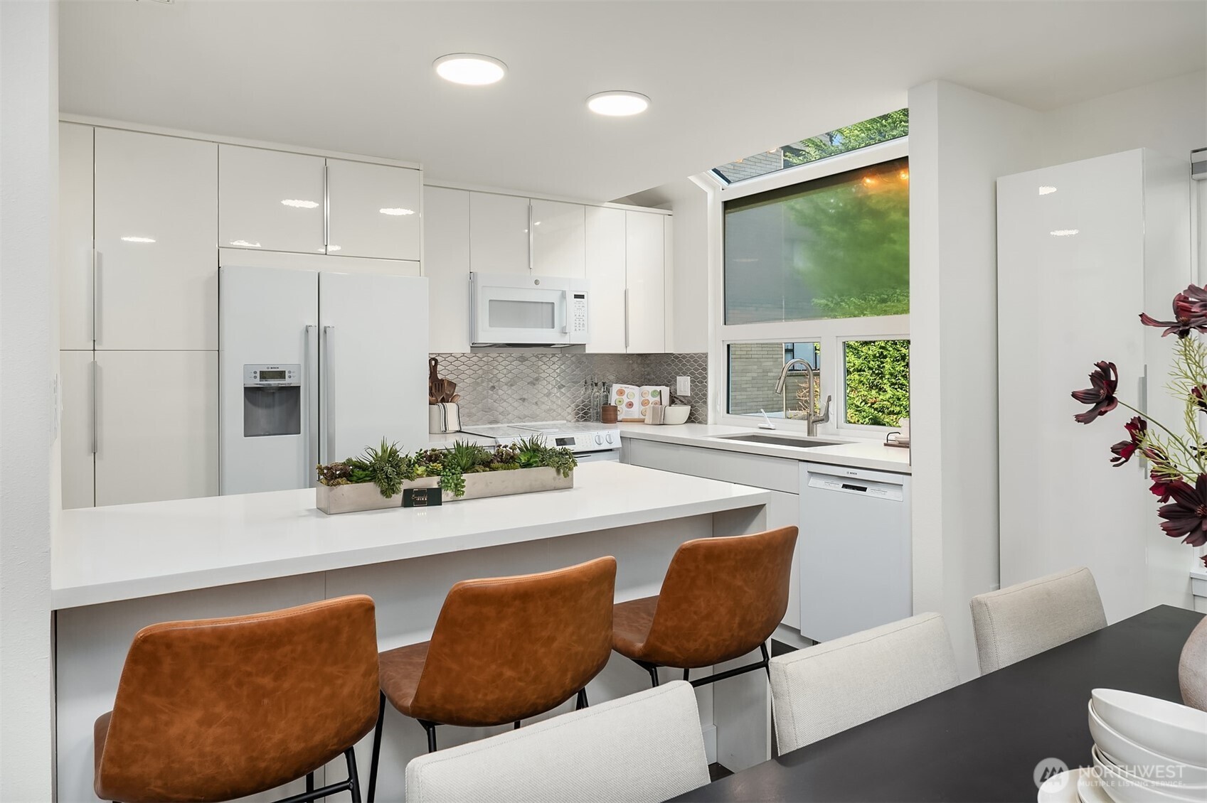 202 W Olympic Place Unit: 405