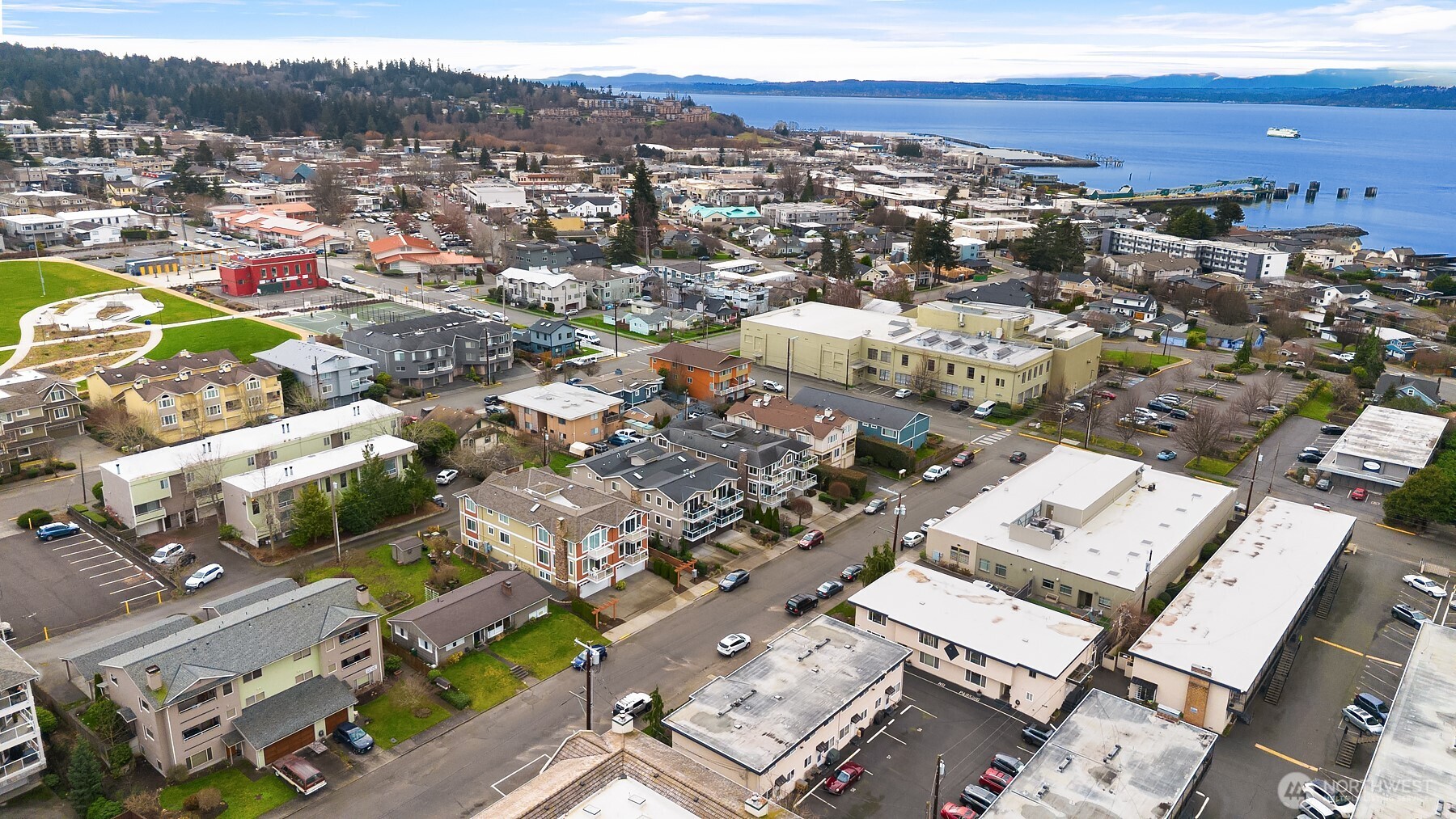 616 Glen Street Unit: 202