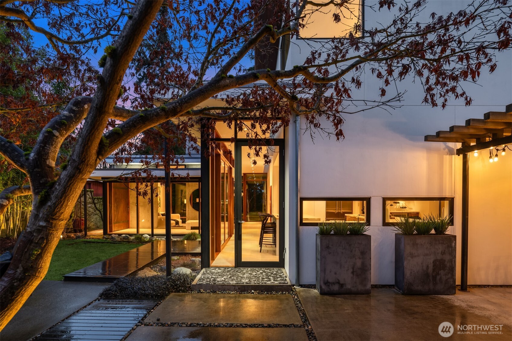 2606 E Garfield Street