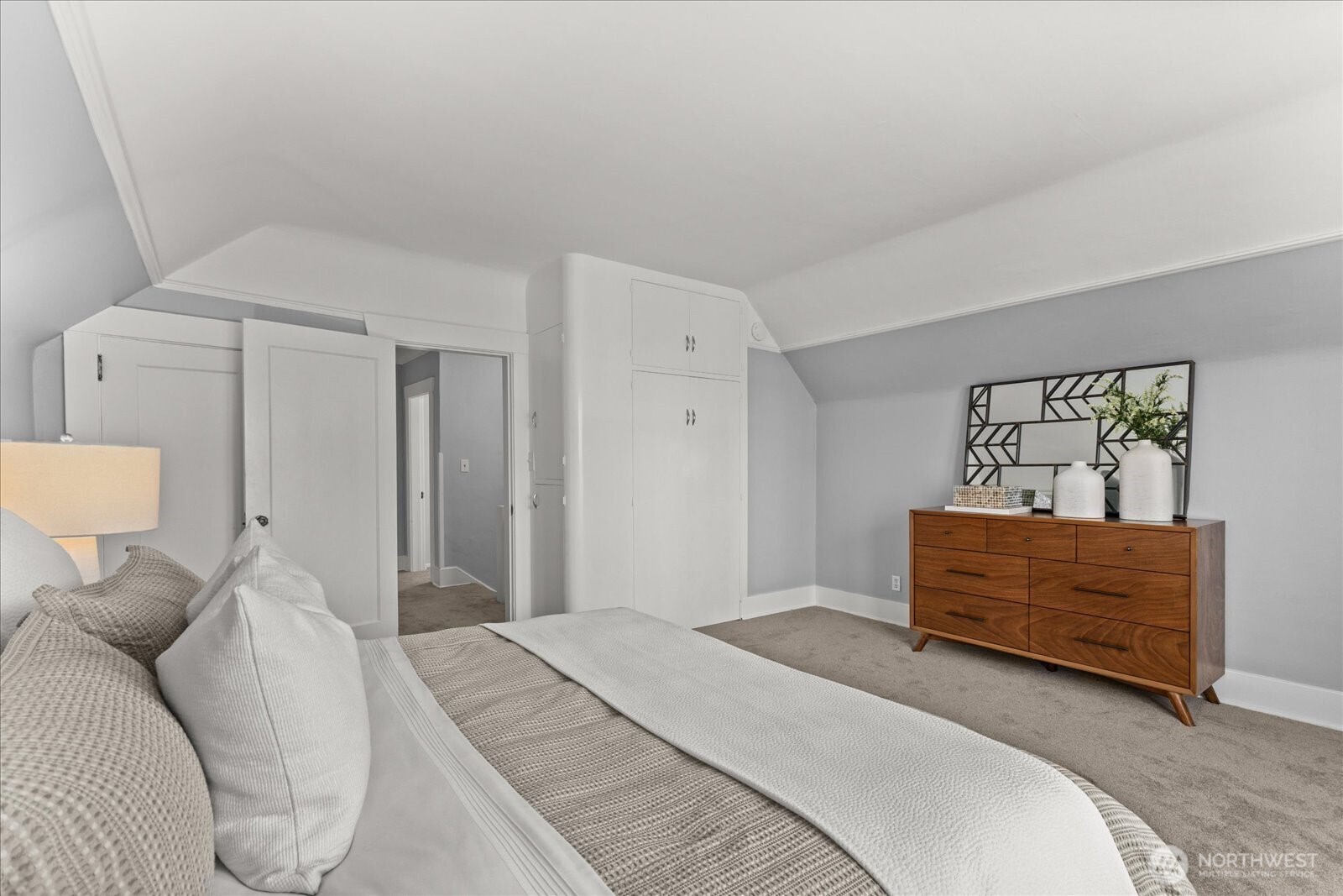 307 W Highland Drive