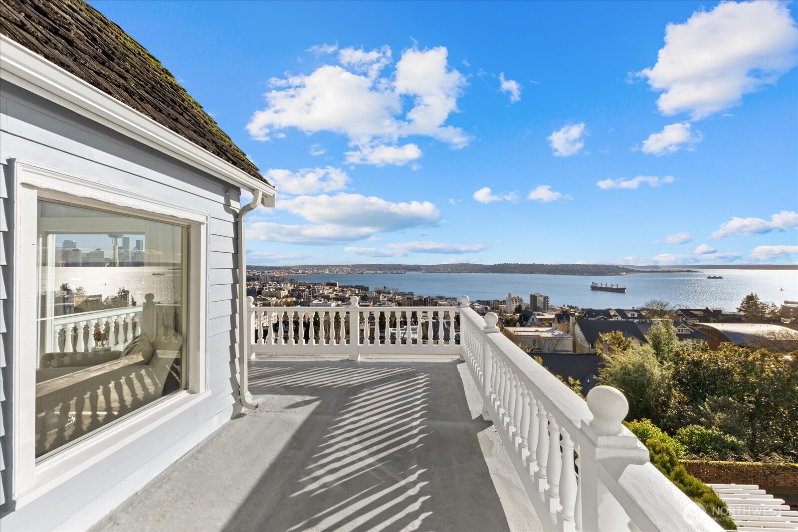 307 W Highland Drive