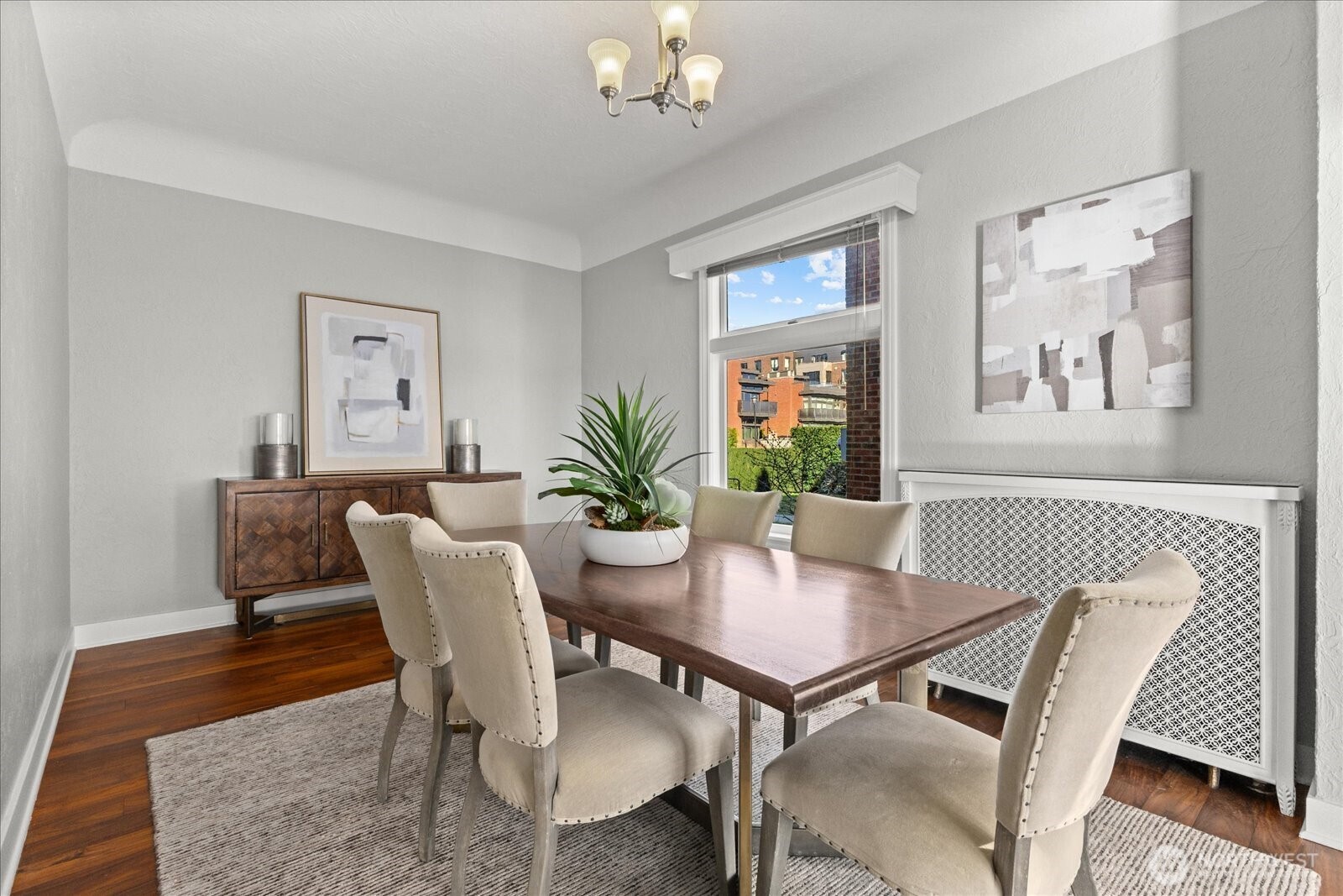 307 W Highland Drive