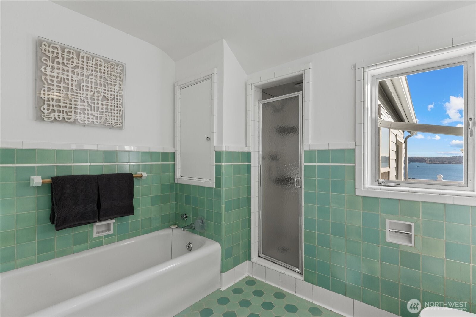 307 W Highland Drive